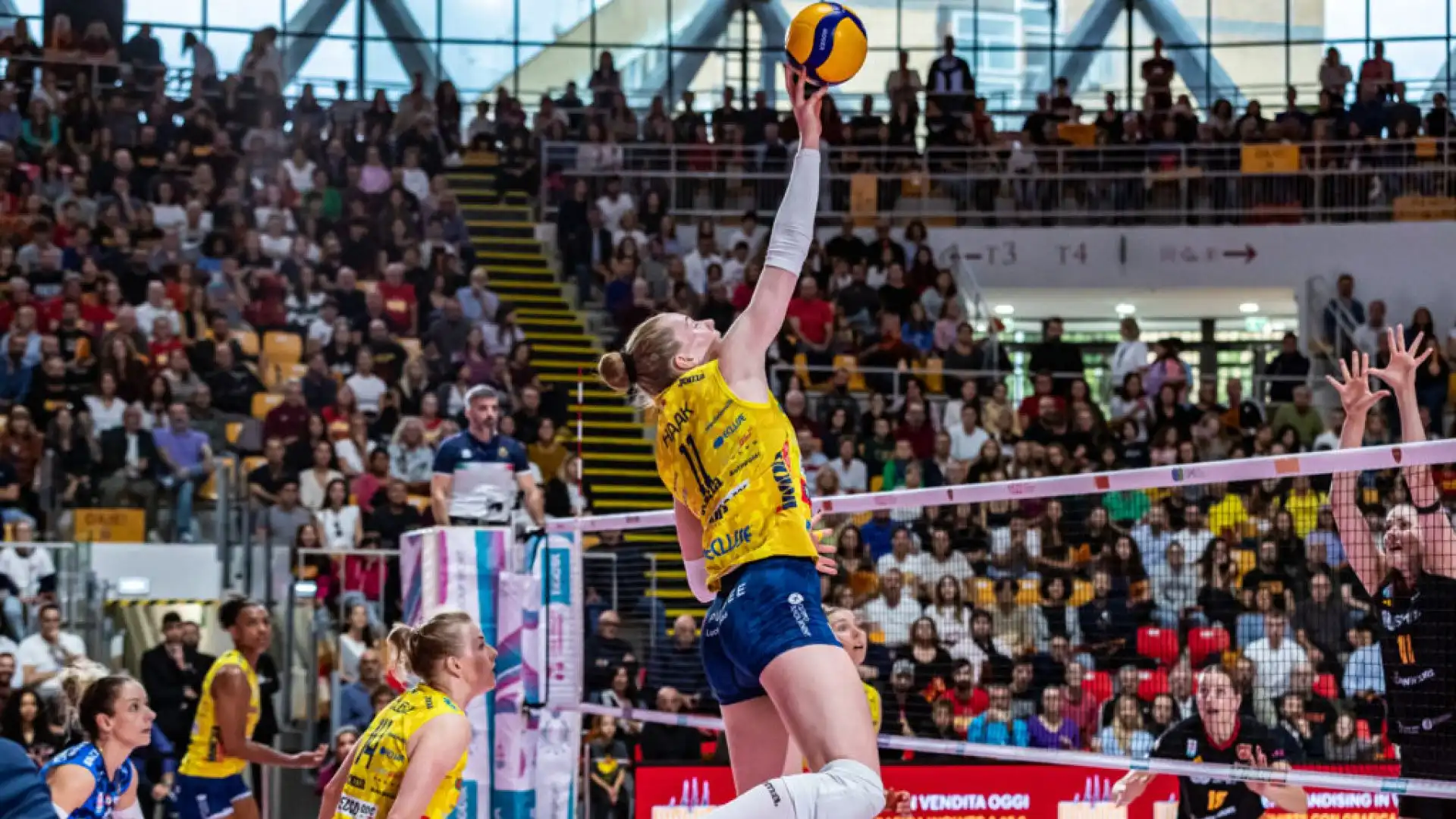 Tra i like anche quello di Paola Egonu, ex compagna ai tempi del Vakifbank.