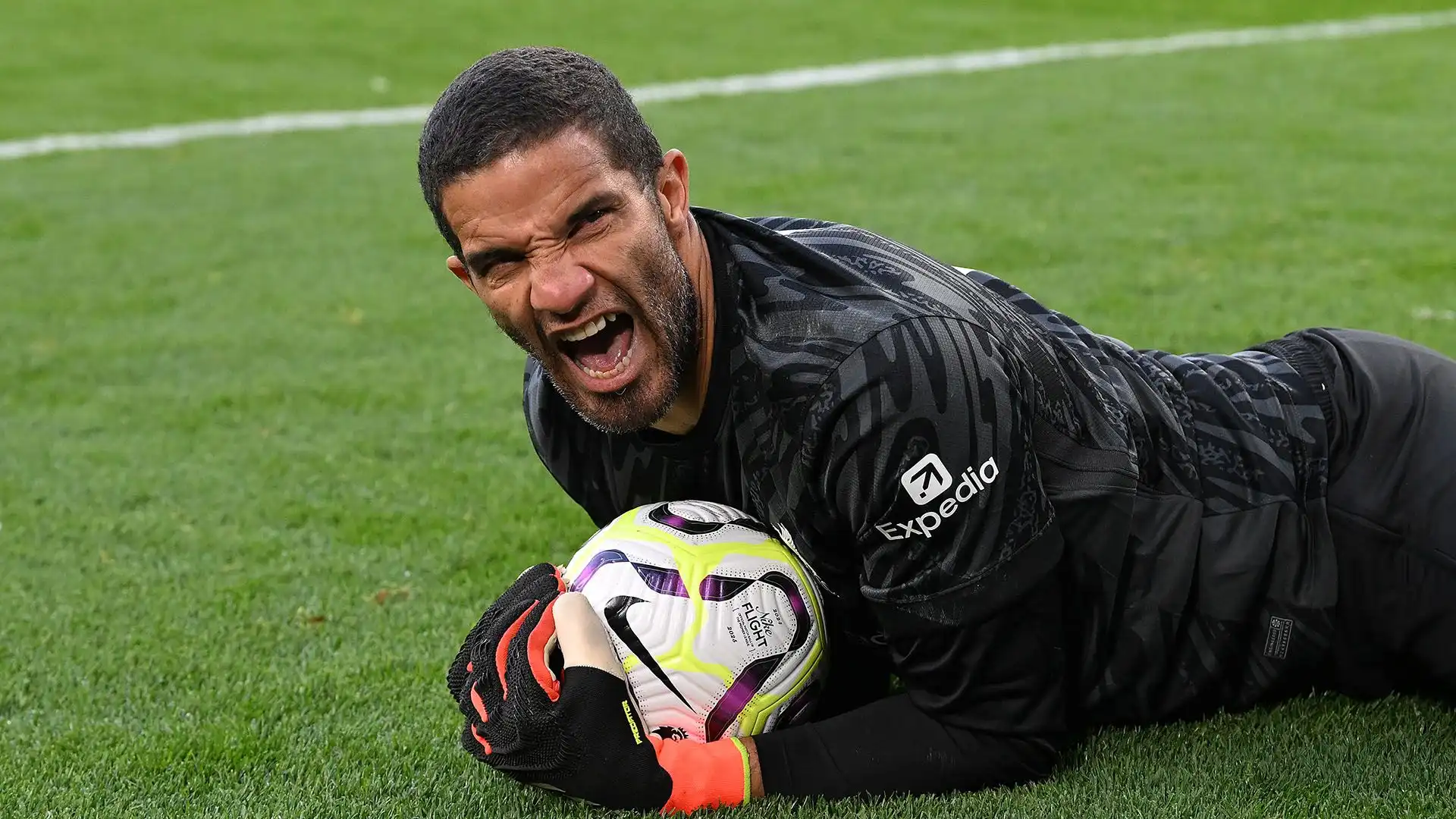 L'ex portiere del Liverpool David James ha infranto il sogno di un bambino