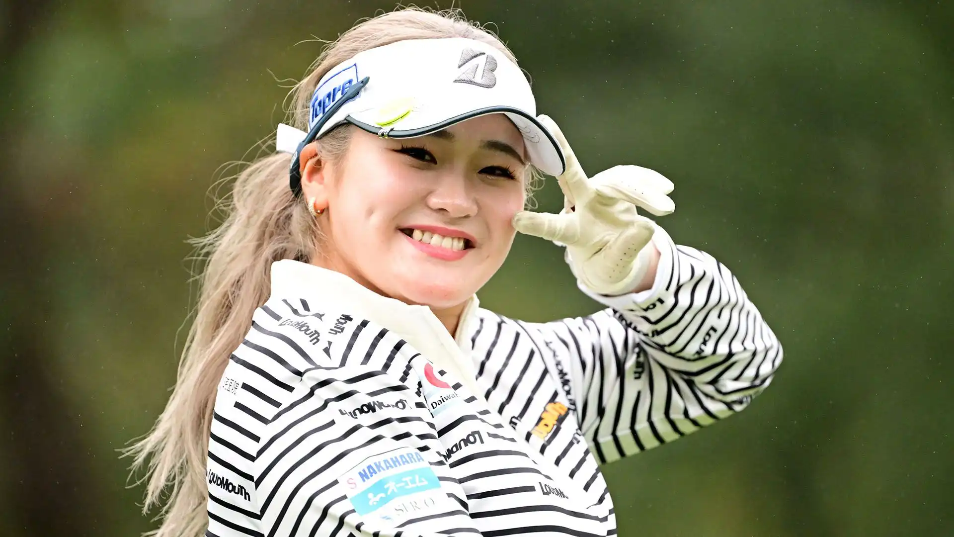 12 Shiho Kuwaki (golf): premi in denaro ¥94,455,577  ($617,679). Gioca in JLPGA