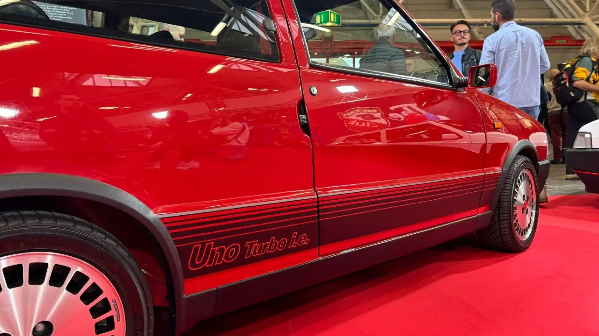 La Fiat Uno Turbo i.e. è un'icona dell'automobilismo italiano