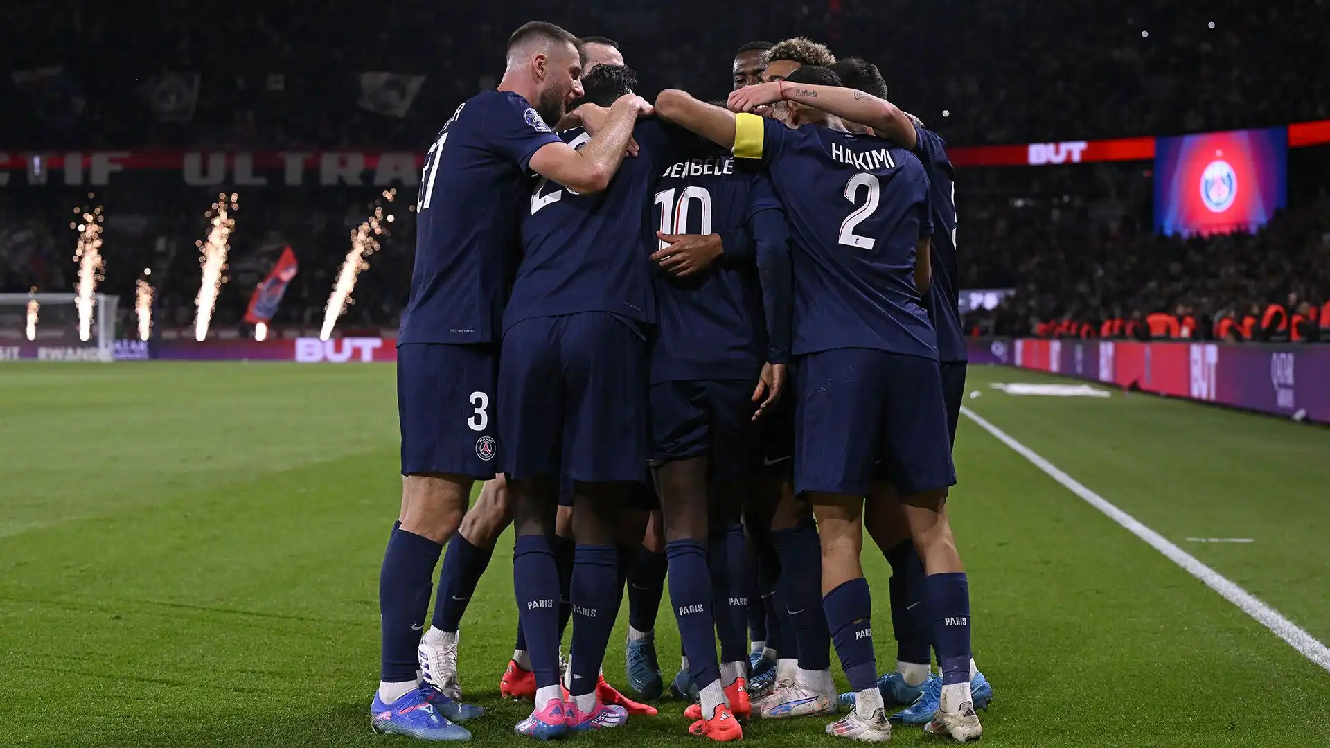 Grande colpo della Juventus: nel mirino la stella del PSG. Foto