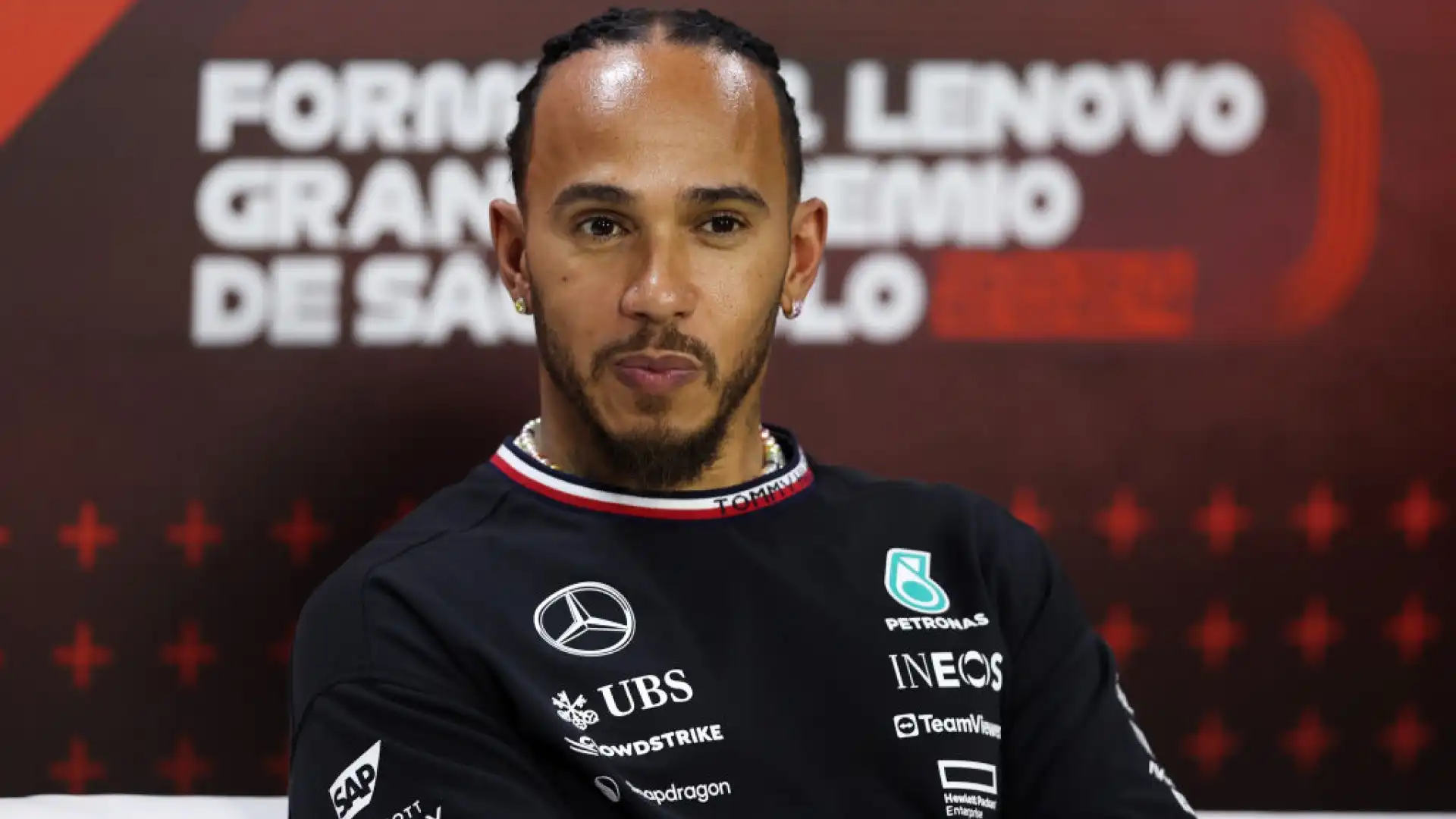 Lewis Hamilton ha voluto spedire un messaggio sorprendente al suo rivale dopo la gara di Interlagos