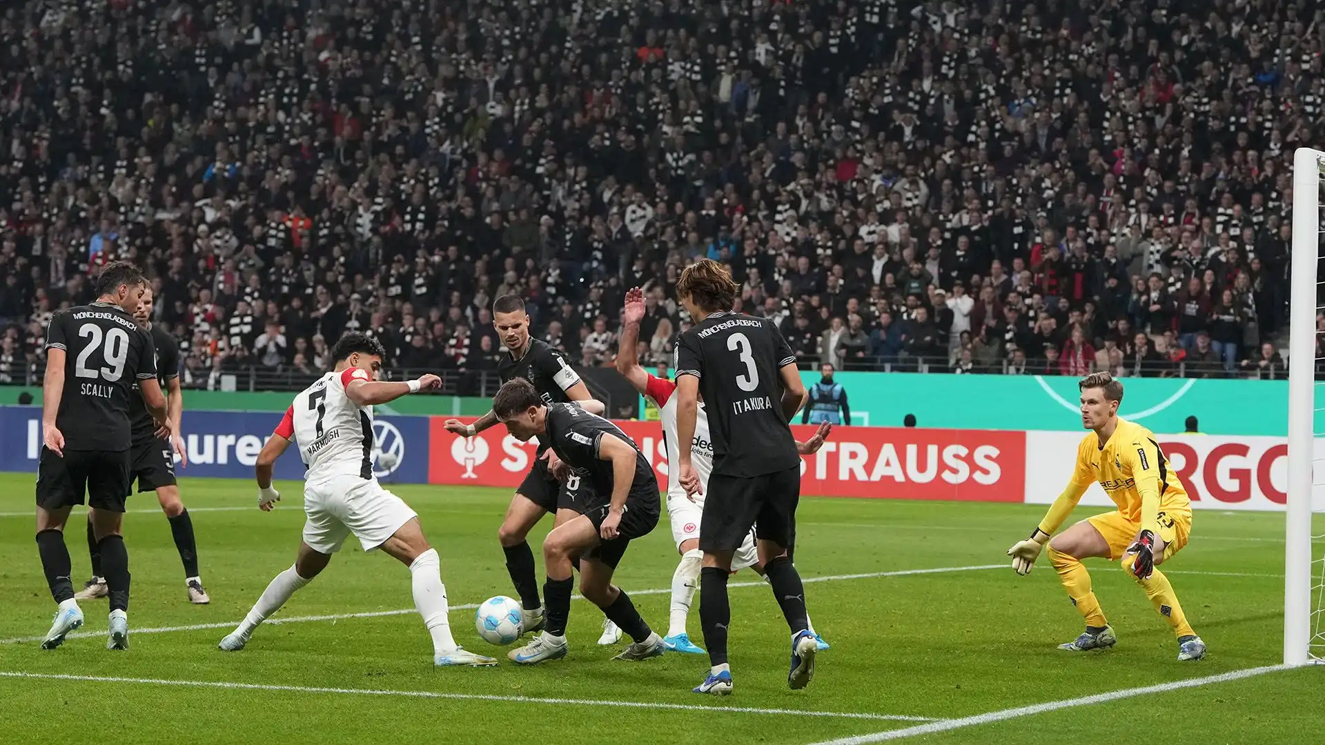 Il campione è entrato in campo al minuto 63 della sfida contro il Borussia Mönchengladbach