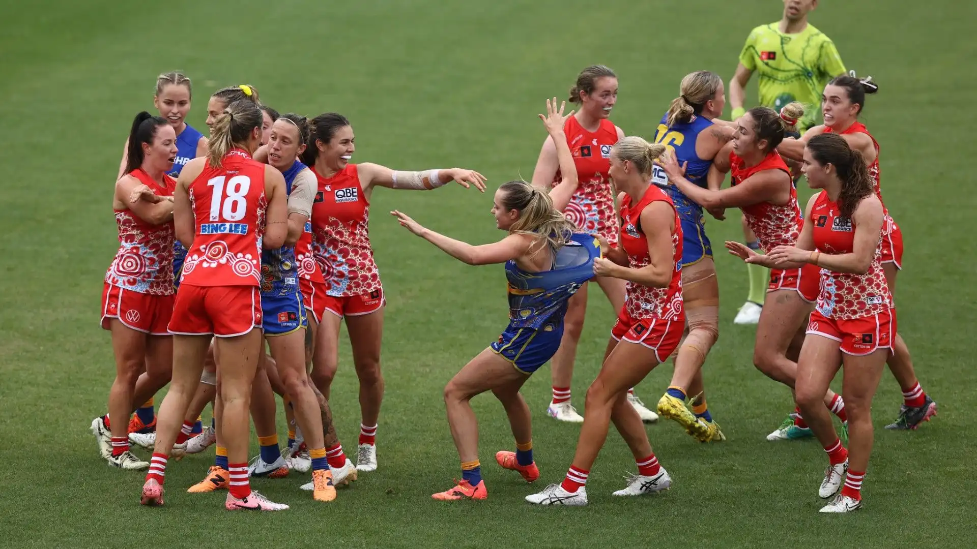 L'AFLW è la seconda competizione di calcio femminile più seguita in Australia dopo l' A-League Women