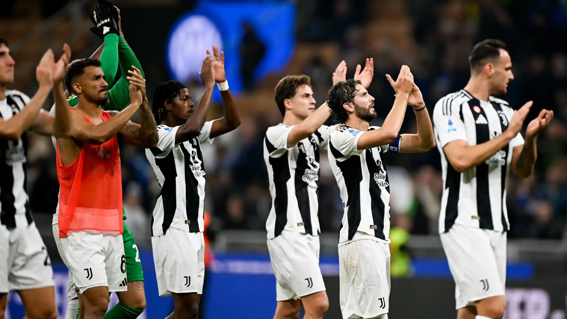 Manchester United, occhi sul senatore della Juventus: le foto