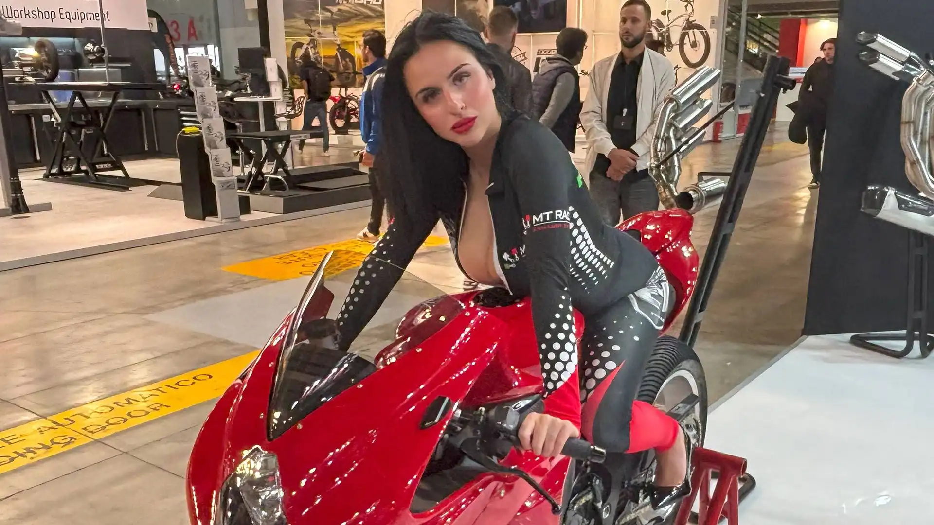 Eicma 2024 aperta al grande pubblico: le foto