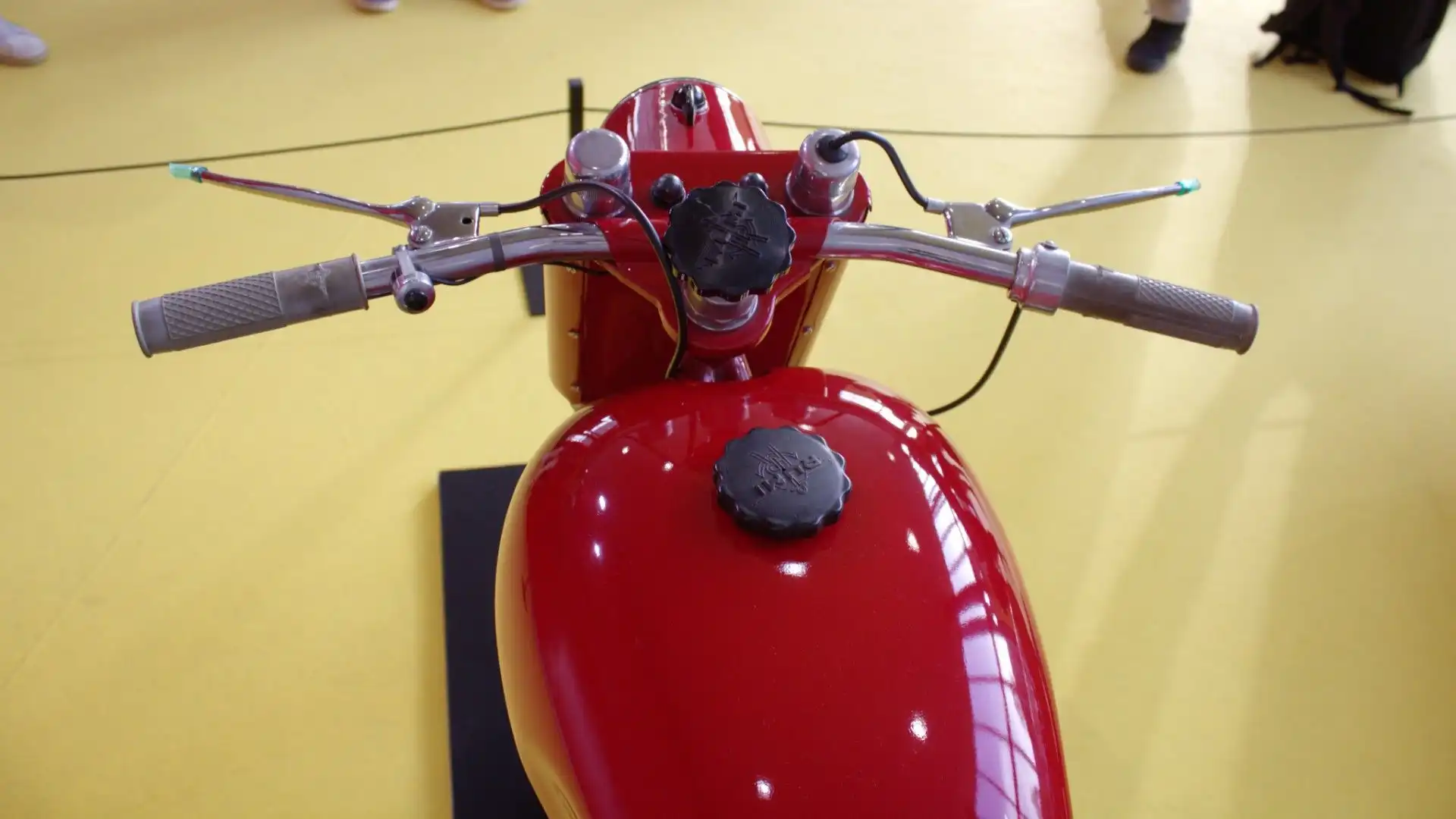 Un secondo prototipo venne presentato alla Fiera Campionaria di Milano nel 1950