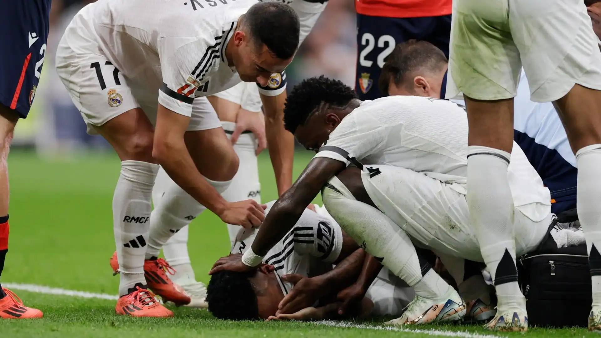 Il campione si è infortunato nel match contro l'Osasuna e subito si è capito che il guaio era grave