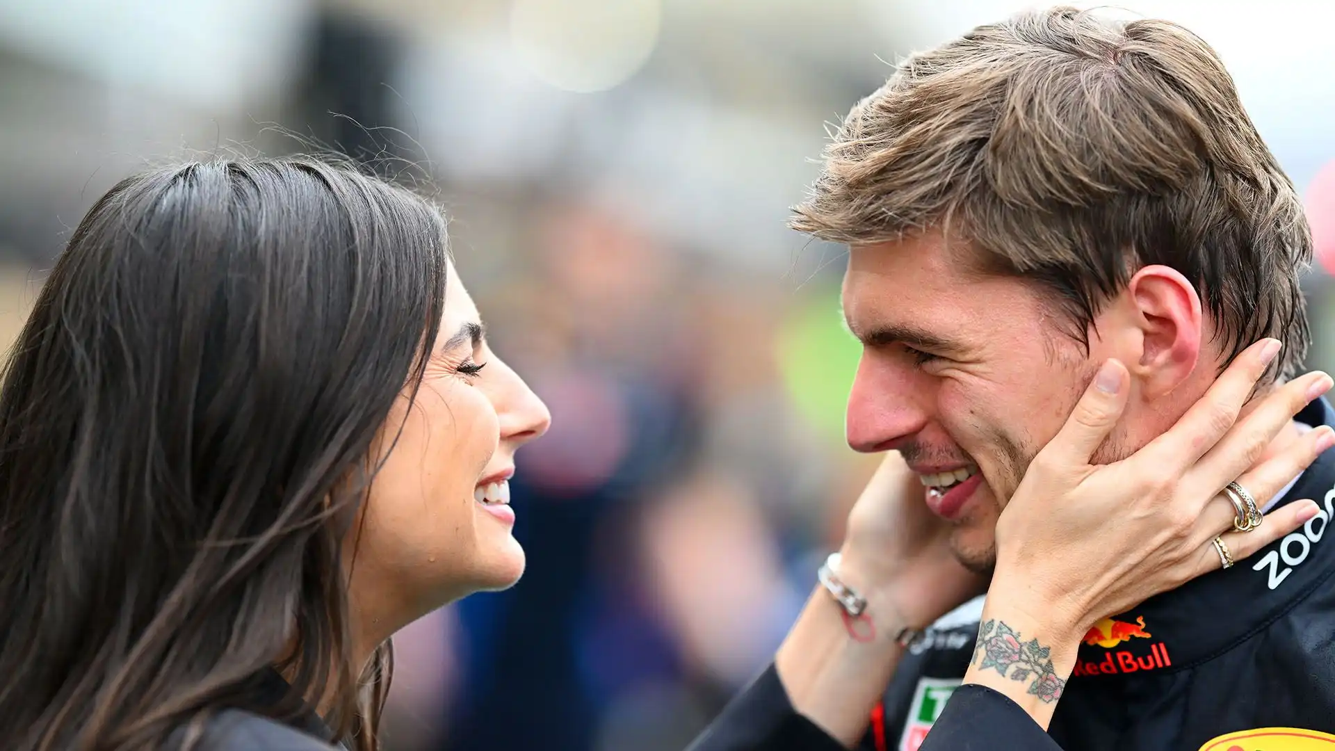 Kelly Piquet emozionata per la vittoria più bella di Max Verstappen