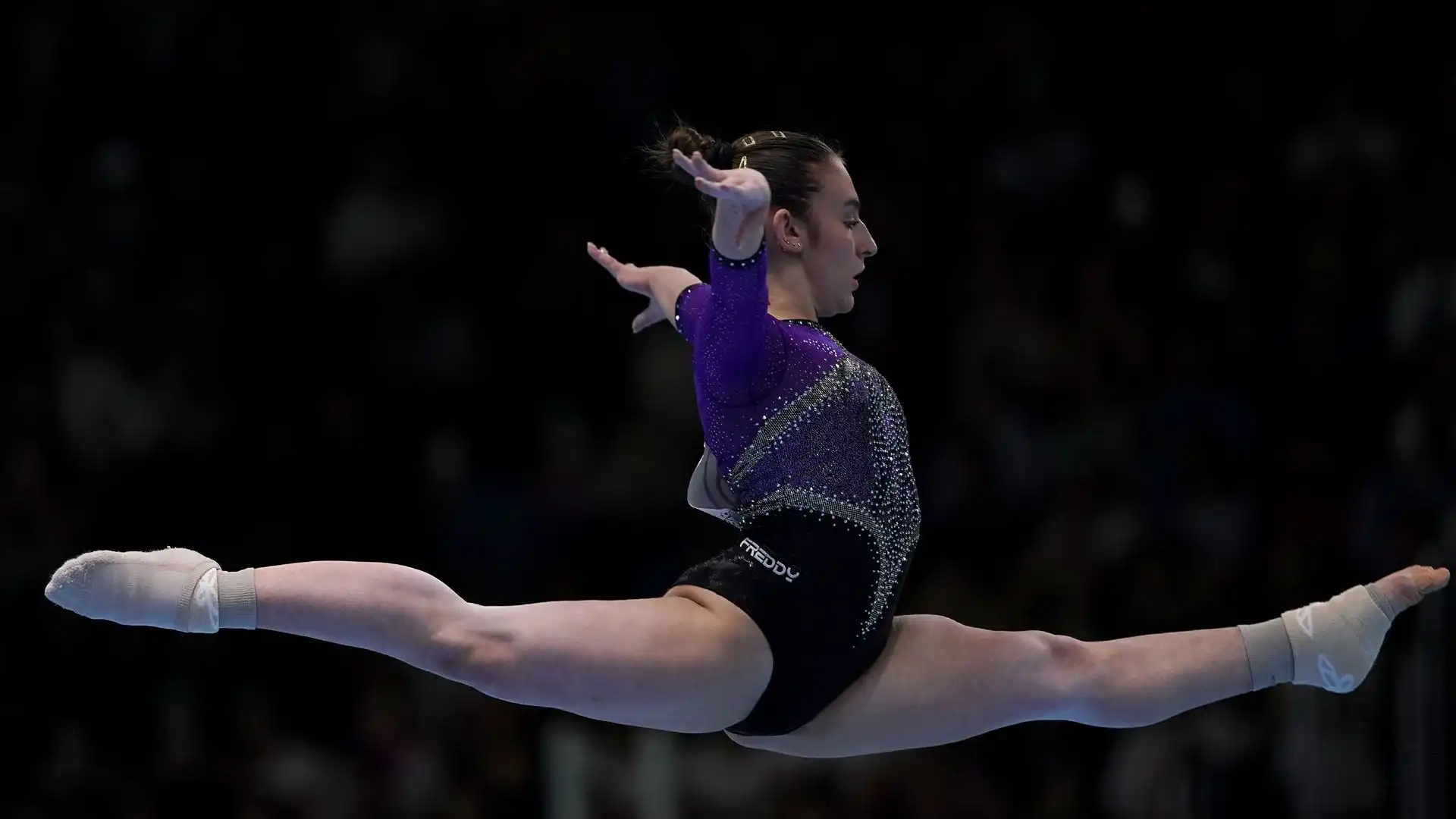 La ginnasta, medaglia d'argento a squadre alle Olimpiadi di Parigi, dovrà essere operata