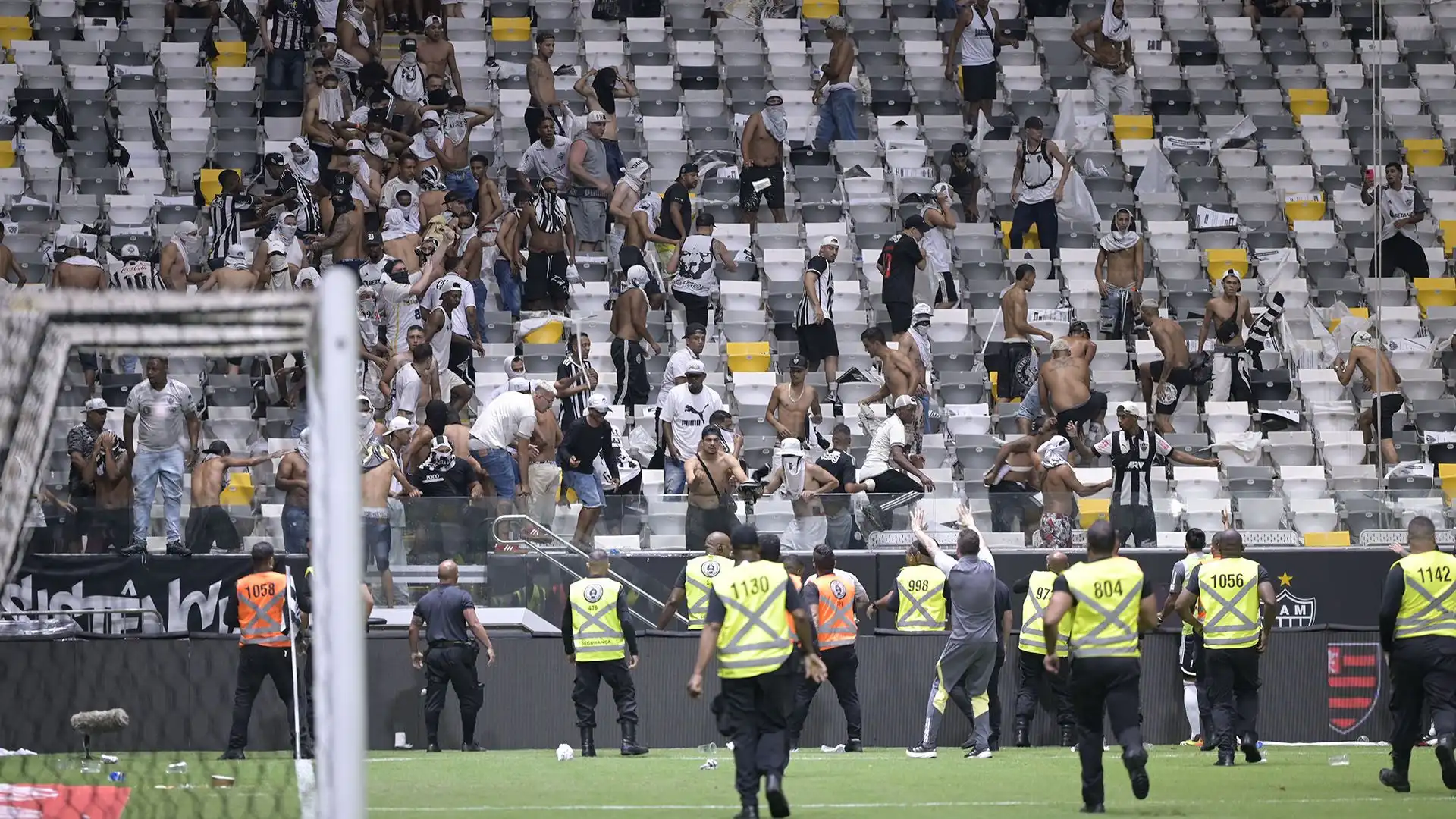 Lo staff dello stadio è riuscito ad impedire ai tifosi dell'Atletico Mineiro di invadere il campo