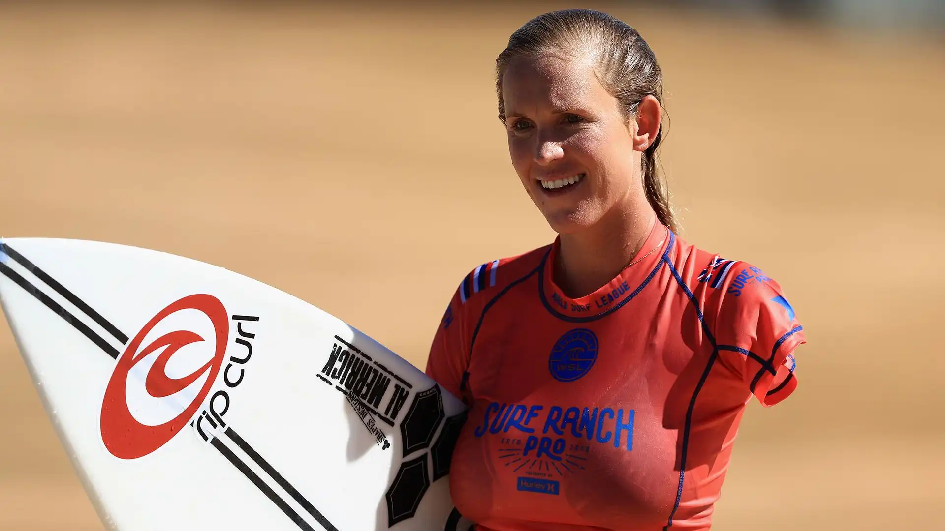 Stava surfando alla Tunnels Beach di Kauai con la sua migliore amica Alana Blanchard, il padre e il fratello di quest'ultima