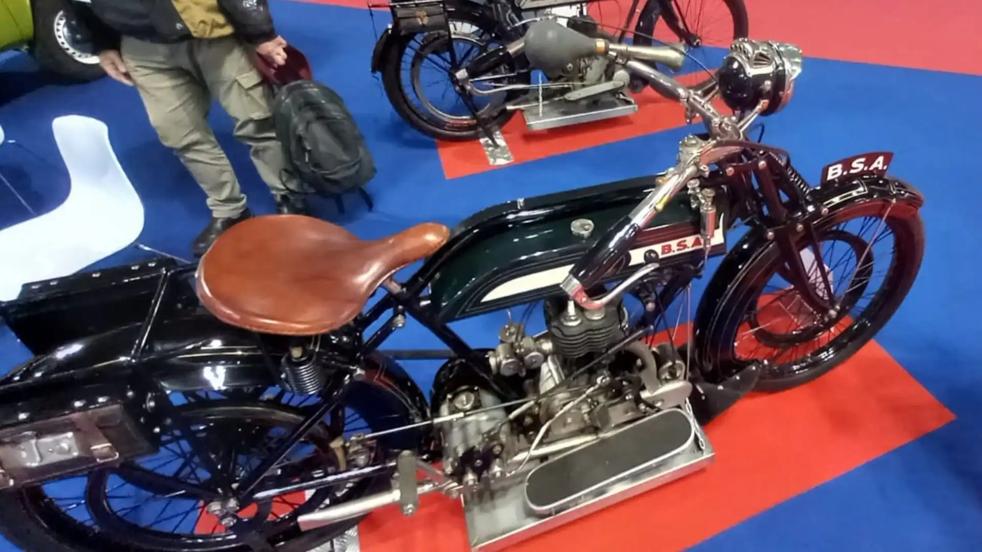 Lanciato nel 1923, il nuovo motore 350cc a valvole laterali di BSA fu denominato Model L