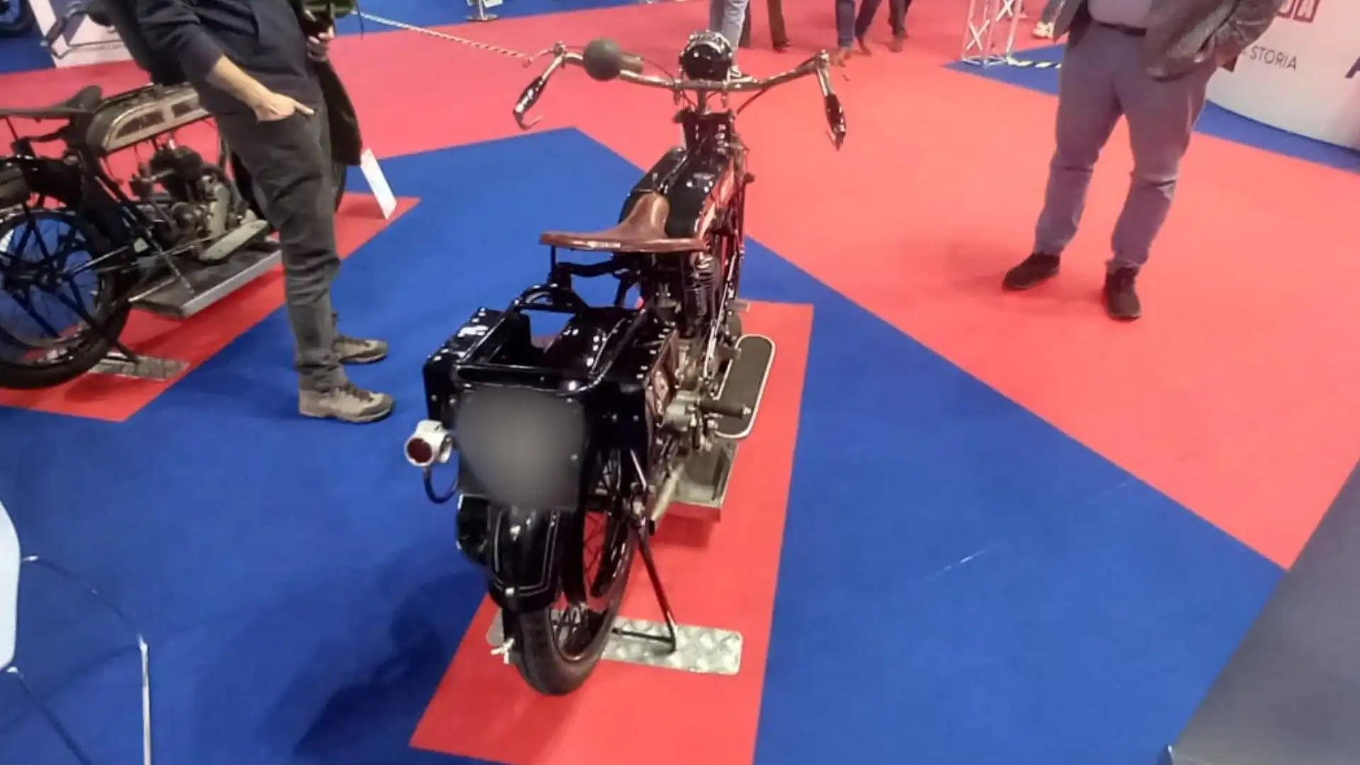 Il BSA Model L è una motocicletta prodotta dalla Birmingham Small Arms Company