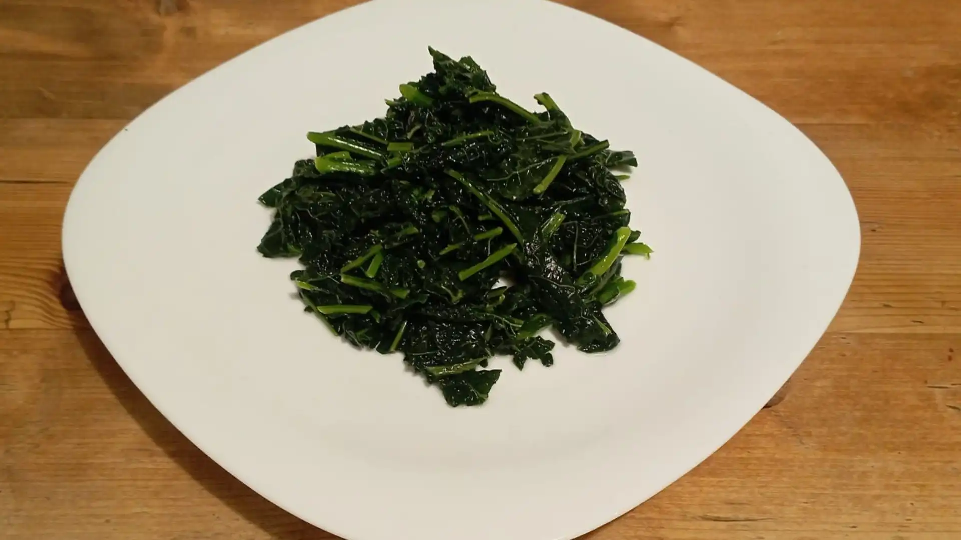 Il cavolo nero, l'ortaggio che dona eleganza e colore ai nostri piatti