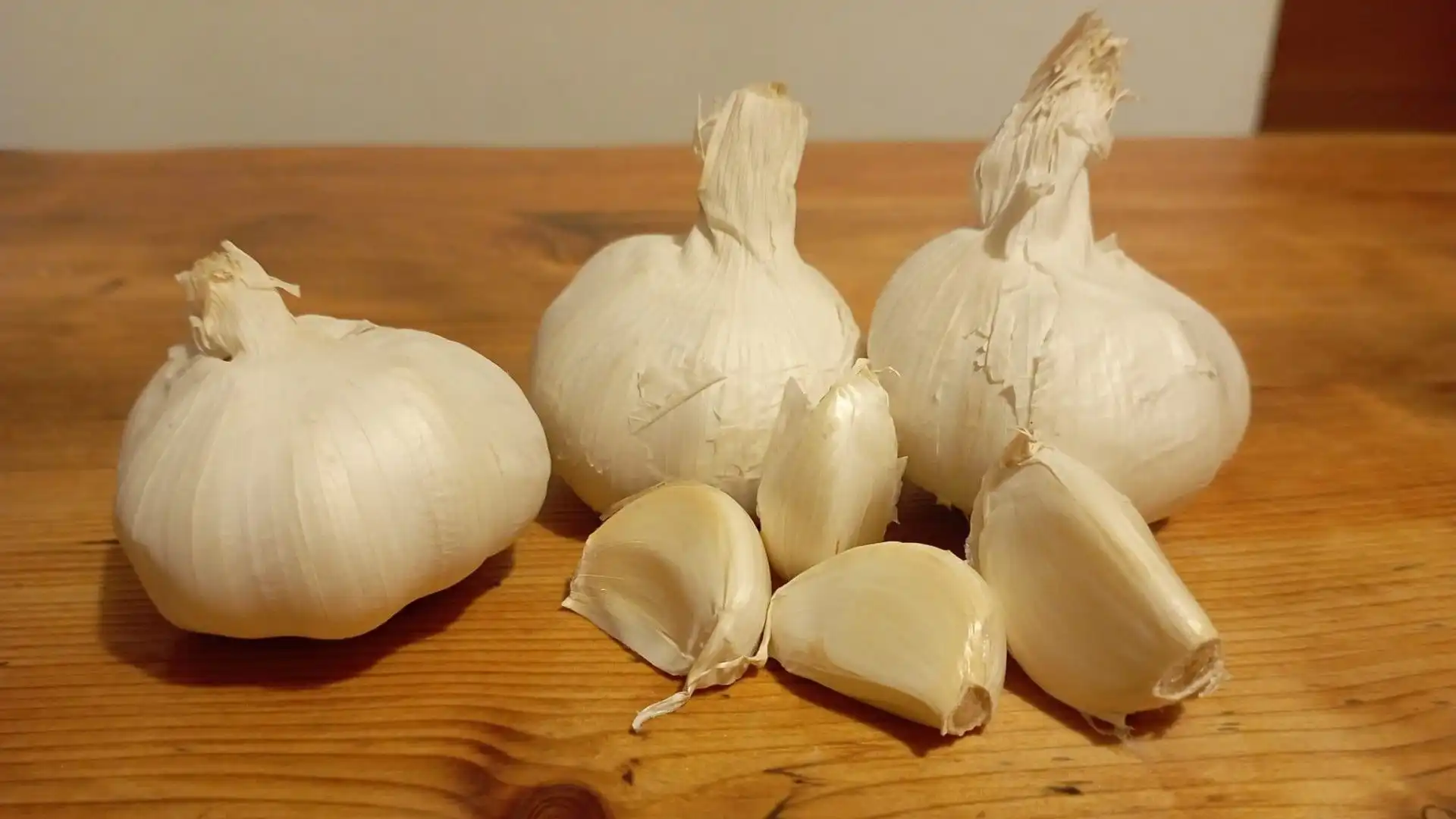 L'aglio è un grande alleato in cucina e fa benissimo anche alla salute