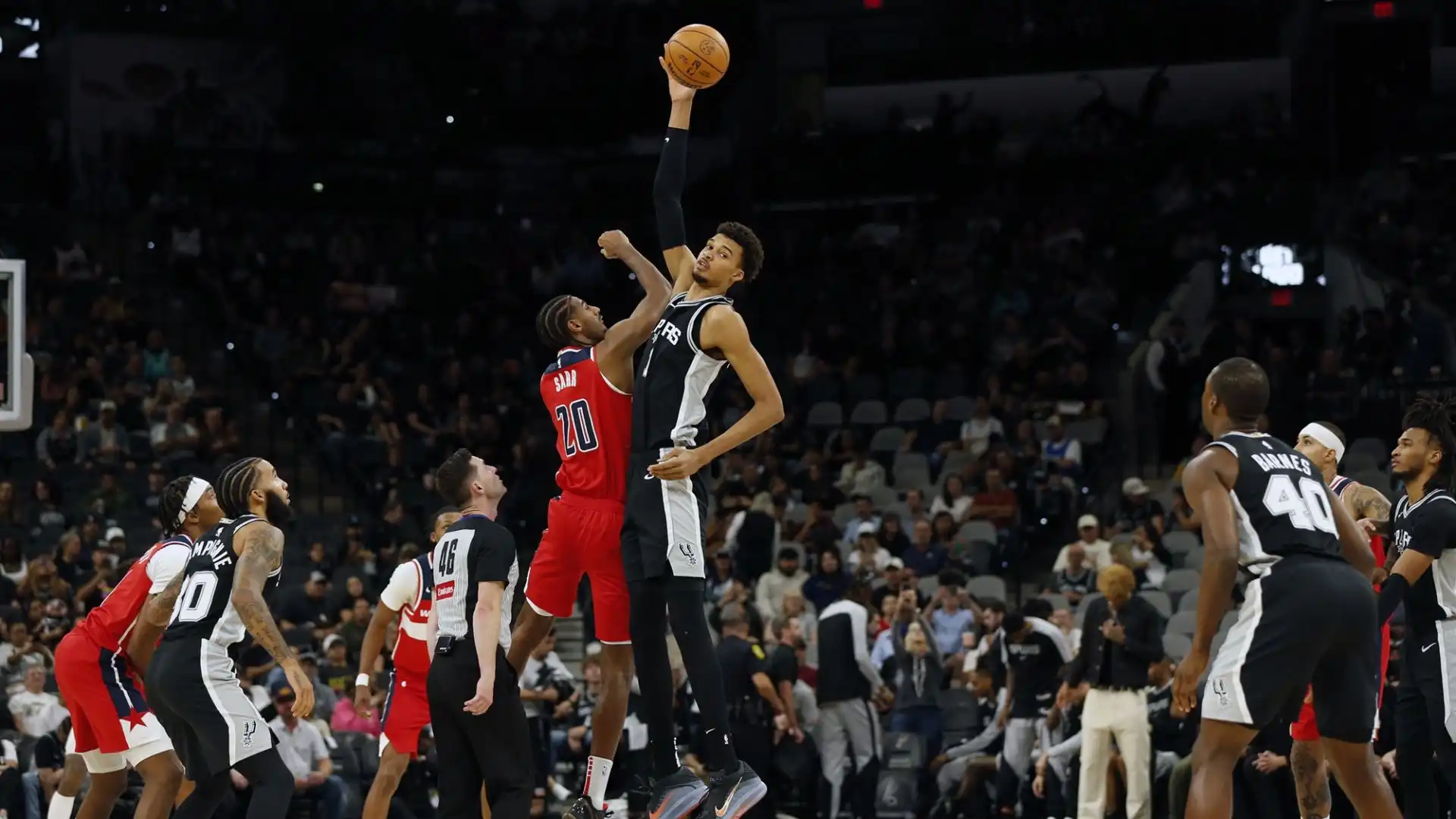 Victor Wembanyama è stato dominante nell'incontro di NBA tra i San Antonio Spurs e i Washington Wizards