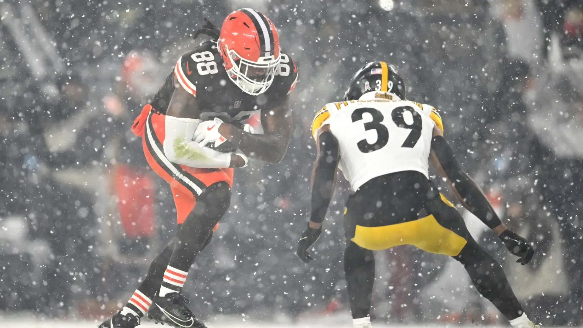 Una tempesta di neve ha pesantemente influenzato il match di NFL