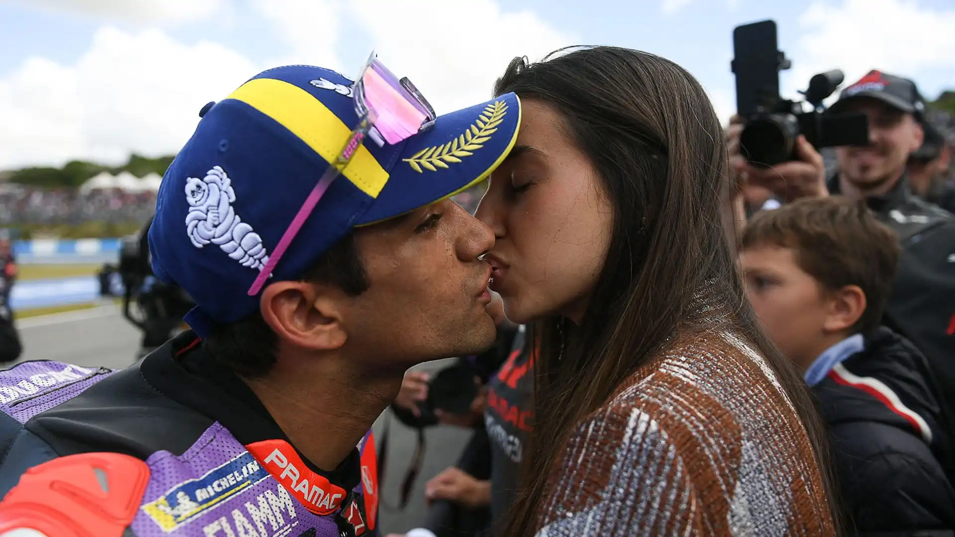 Dopo la vittoria di Martin in Malesia, Maria ha scritto una lunga lettera d'amore al pilota spagnolo