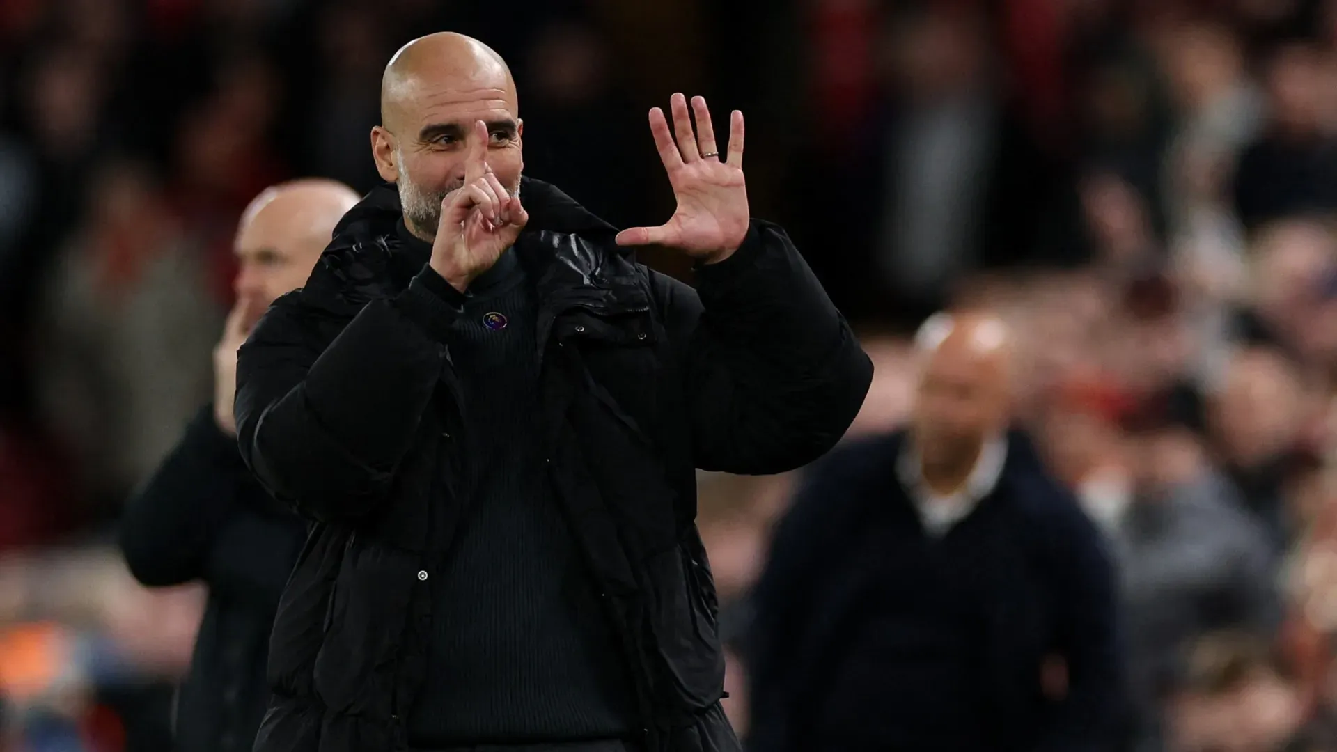 Guardiola ha fatto il gesto del numero 6 con le mani, indicando il numero di Premier League vinte con i Citizens