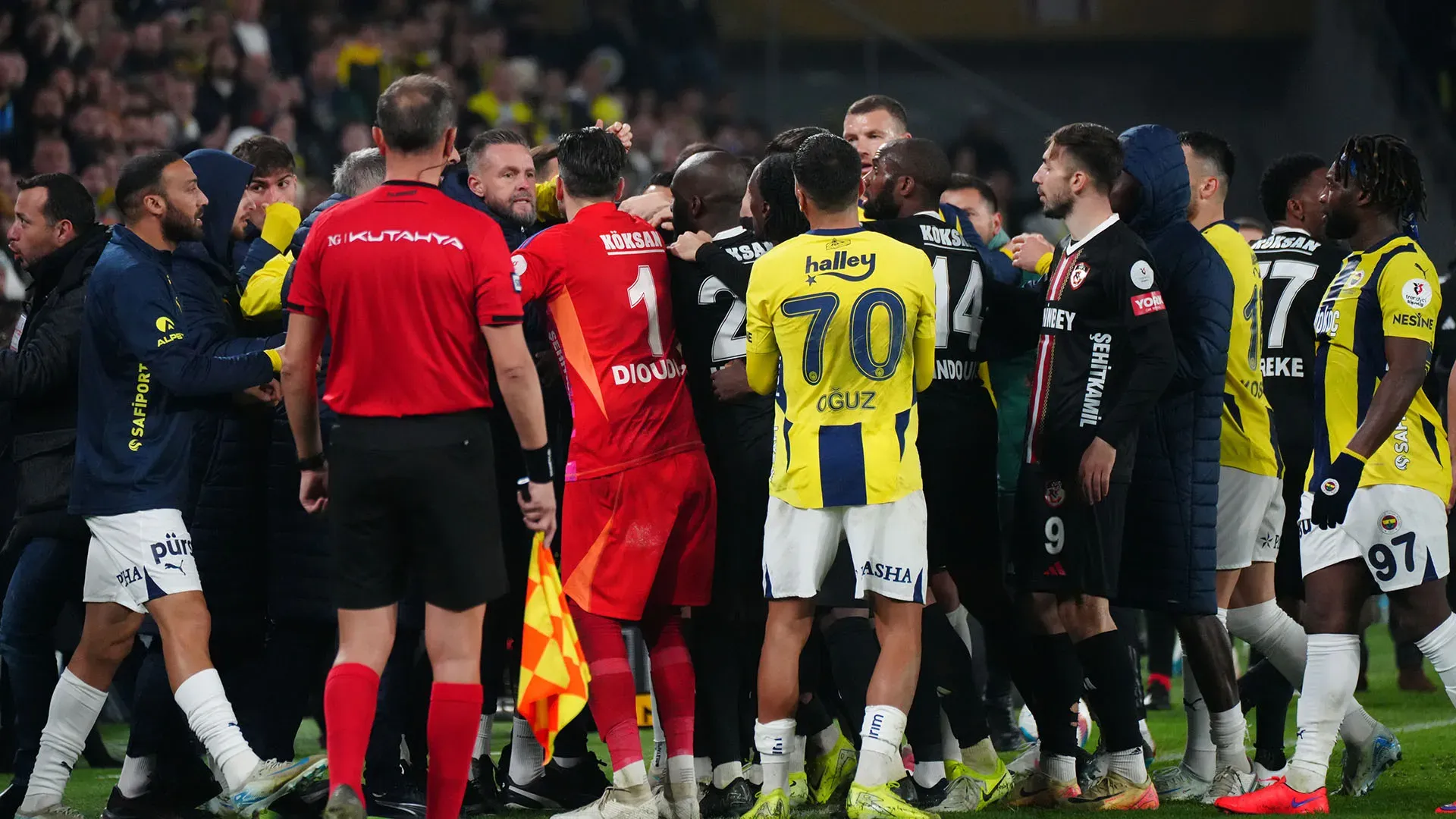 Bruttissimo quanto successo al termine di Fenerbahce-Gaziantep