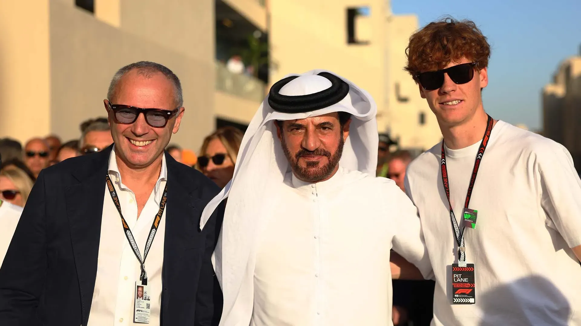 Qui invece è con Stefano Domenicali e Mohammed ben Sulayem