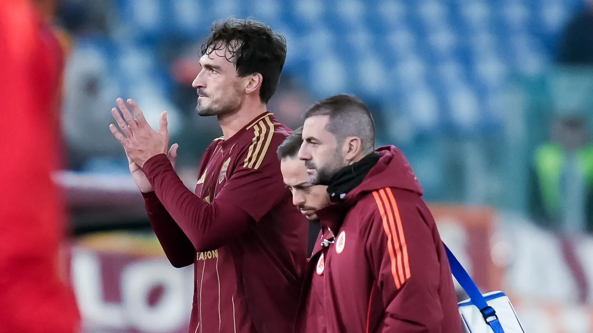 Il difensore della Roma si è infortunato durante la partita contro l'Atalanta