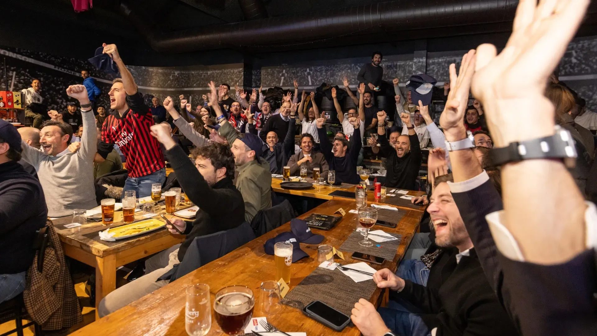 In alcuni momenti sembrava di essere nella tribuna centrale del primo anello rosso