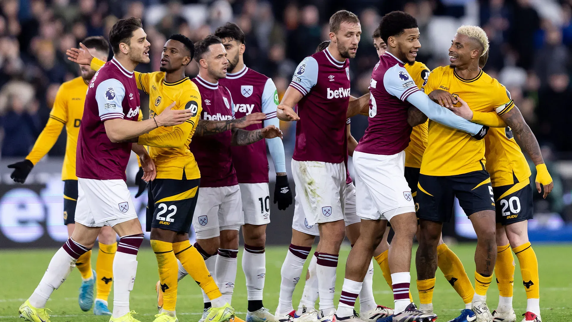 Tutto è partito da Lemina, che si è rifiutato di stringere la mano a Bowen, generando le proteste del giocatore del West Ham