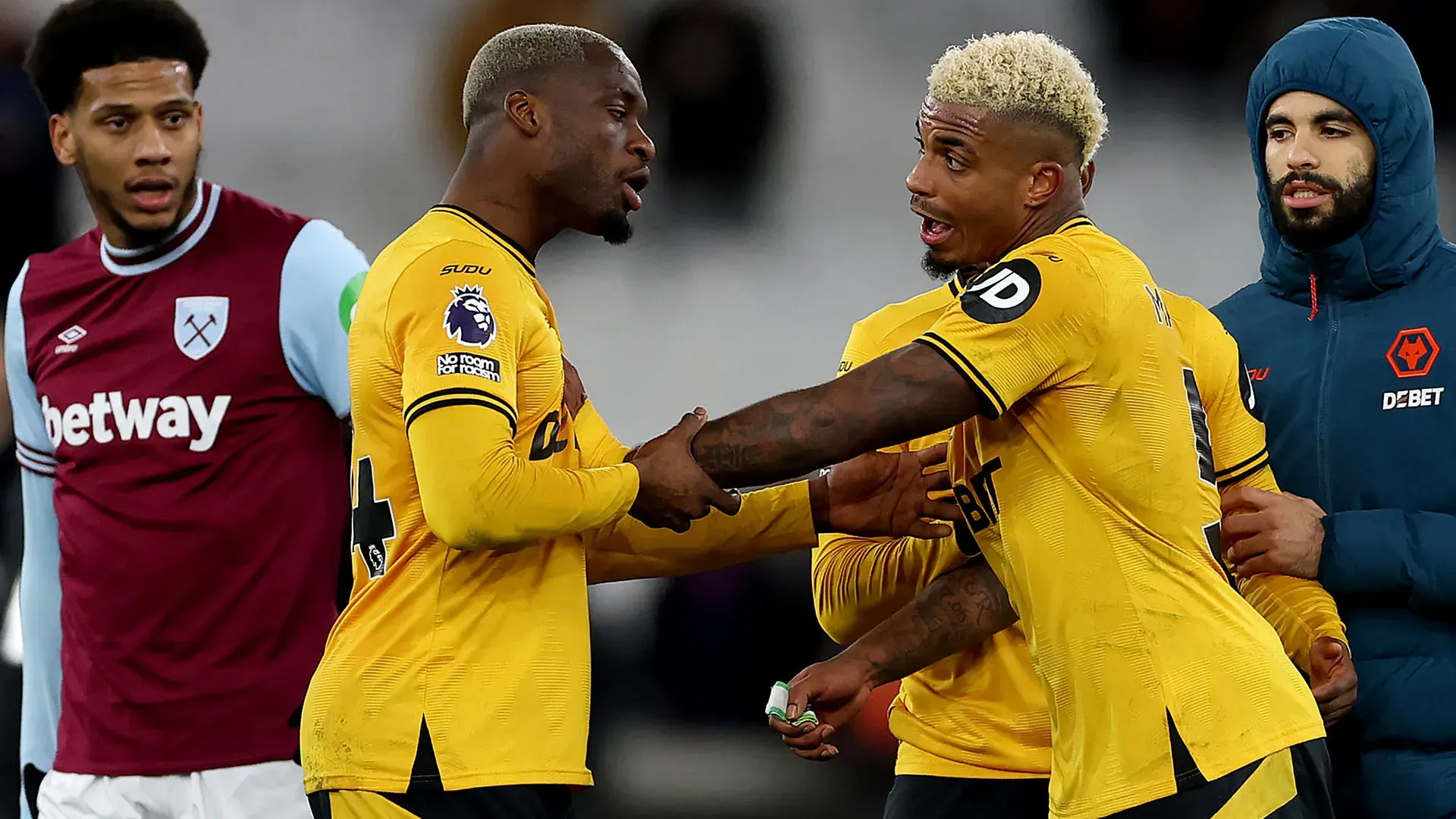 Il centrocampista del Wolverhampton Mario Lemina è stato protagonista in negativo alla fine della partita contro il West Ham