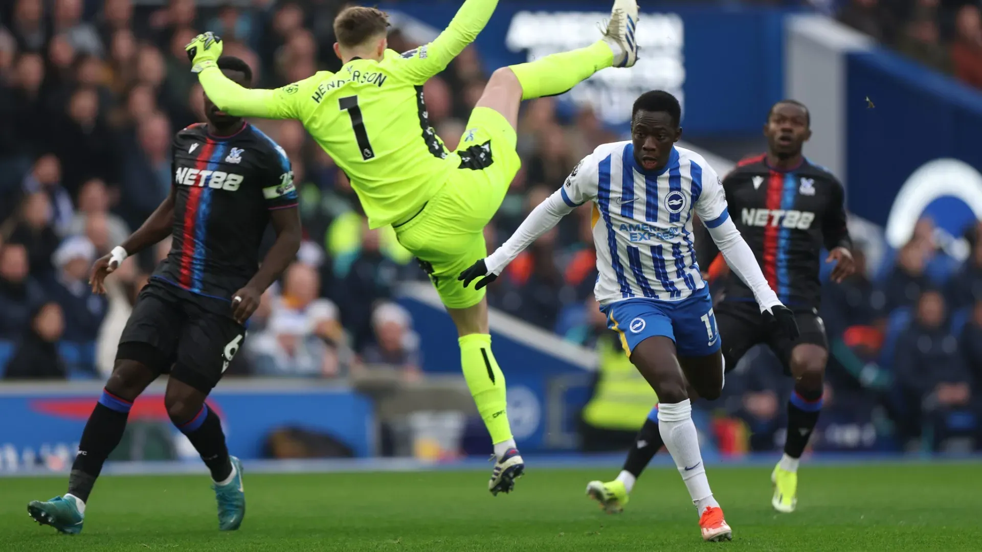 Dean Henderson ha rischiato moltissimo con questa uscita