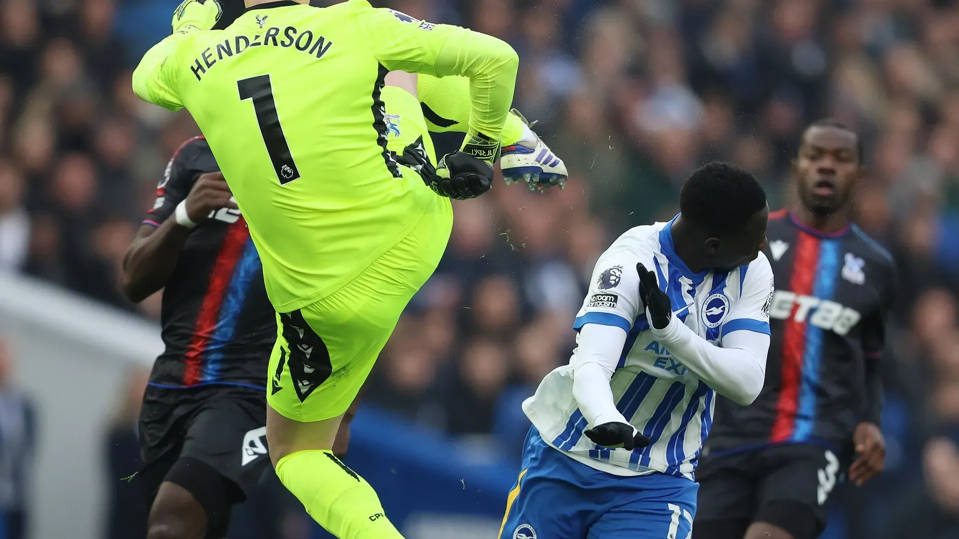 Il portiere avrebbe potuto fare malissimo al suo avversario