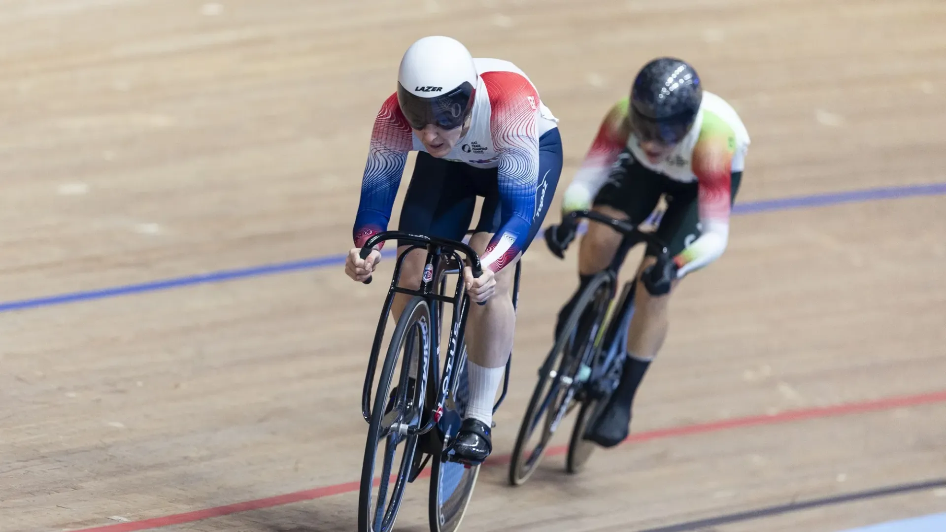 La ciclista britannica, medaglia d'oro alle Olimpiadi di Parigi 2024, è stata protagonista di una brutta caduta in pista