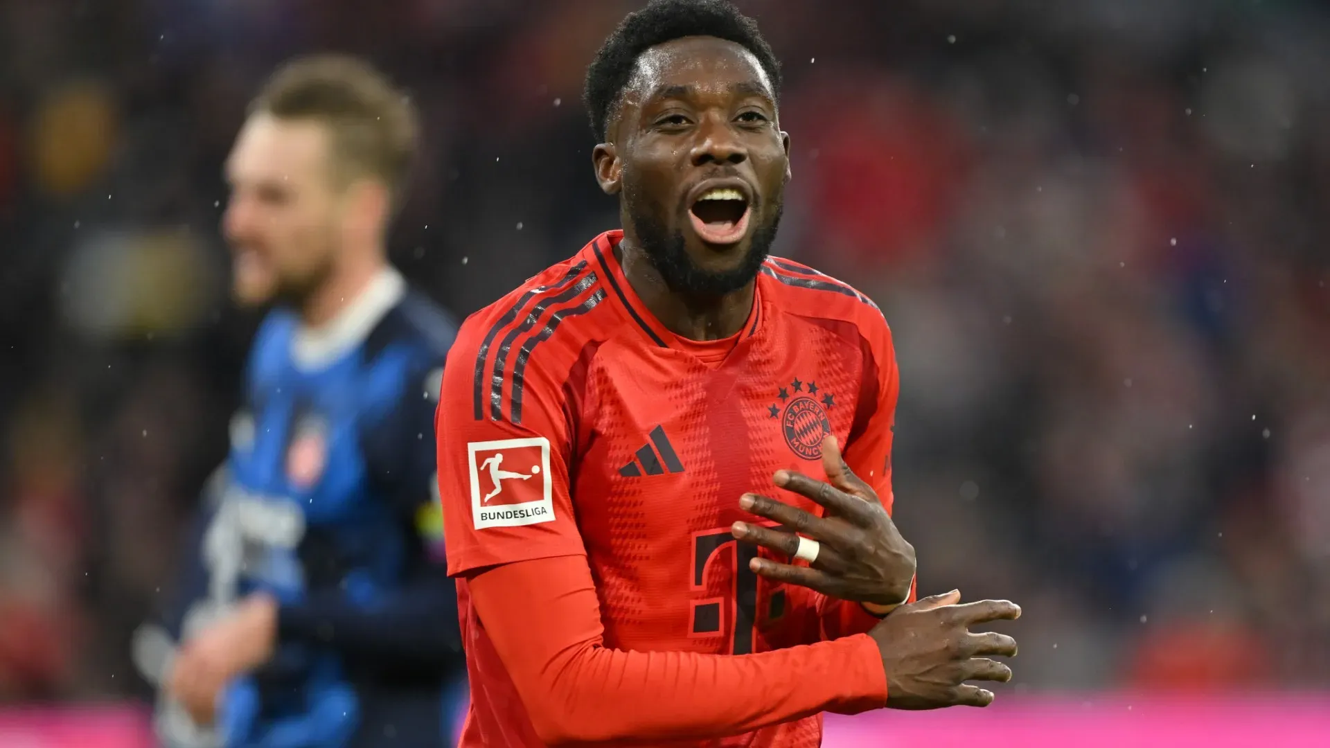 8- Alphonso Davies percepisce 15 milioni di euro annui