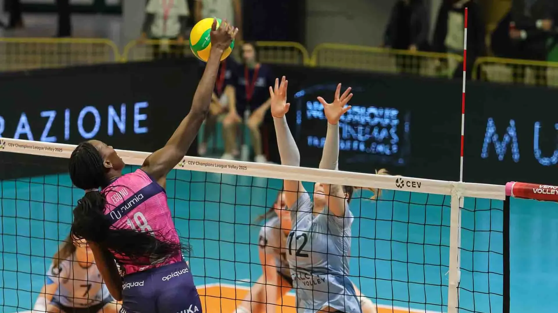 La Numia Vero Volley Milano torna al successo in CEV Champions League, imponendosi con un netto 3-0 (25-15, 25-11, 25-13) sulle slovene del Calcit Kamnik nella prima giornata di ritorno della Pool C.