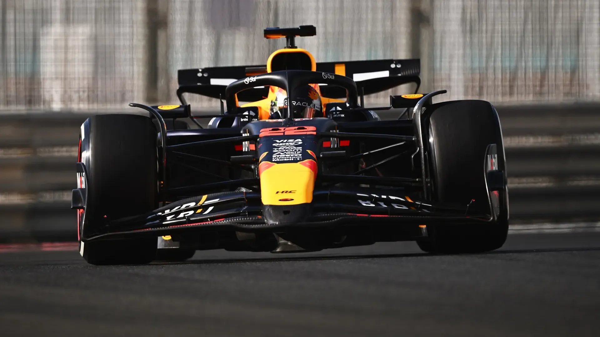 Tsunoda è un pilota Red Bull dal 2019, ma questa è la prima volta che sale sulla monoposto più moderna del team ufficiale, la RB20