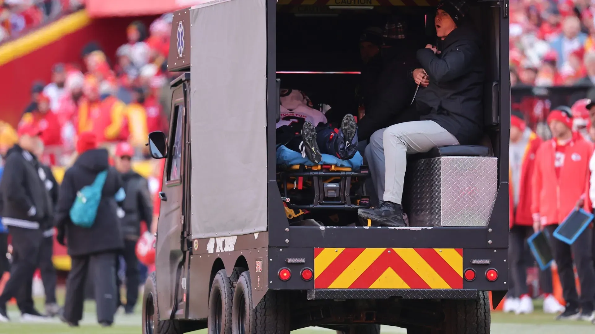 Scene terribili durante Houston Texans-Kansas City Chiefs