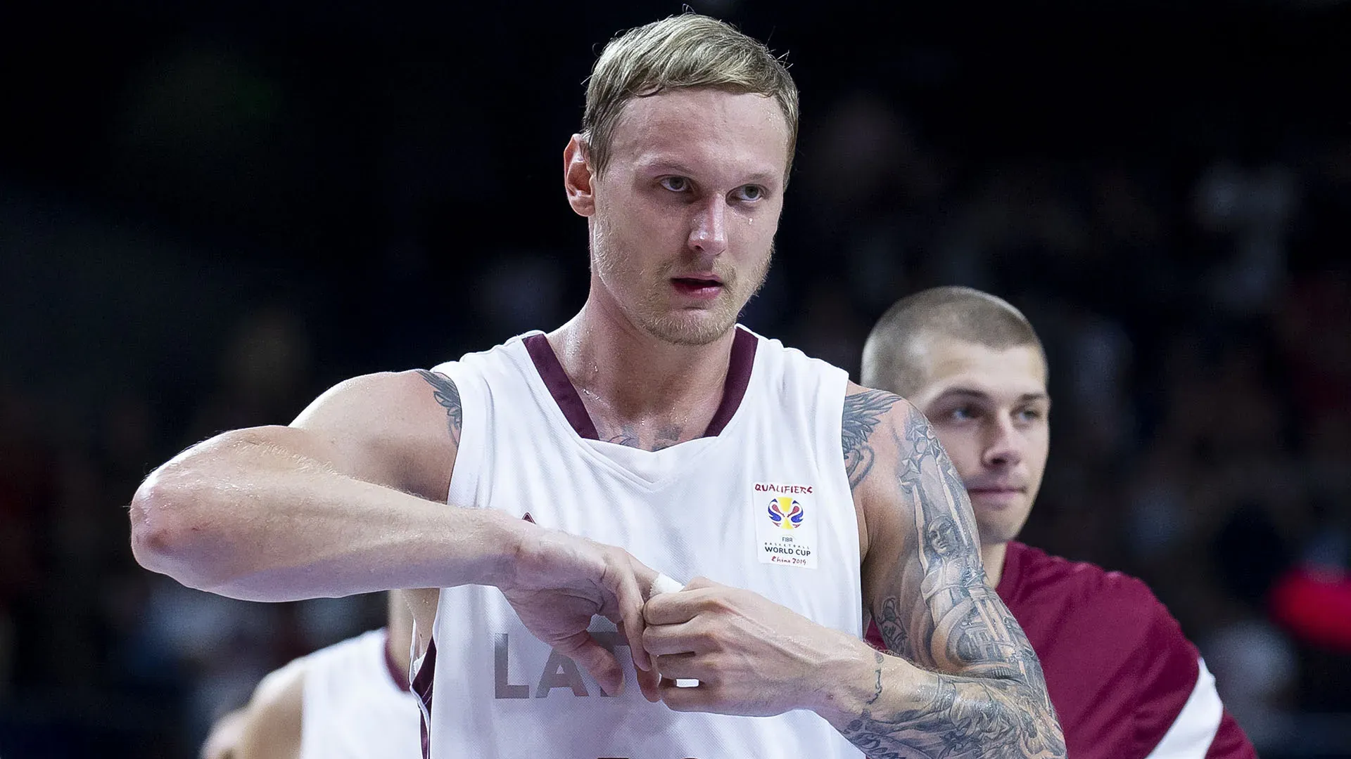 "Salutiamo con profondo dolore Janis Timma, giocatore del Monbus Obradoiro la scorsa stagione" ha scritto l'Obradoiro, ex club di Janis