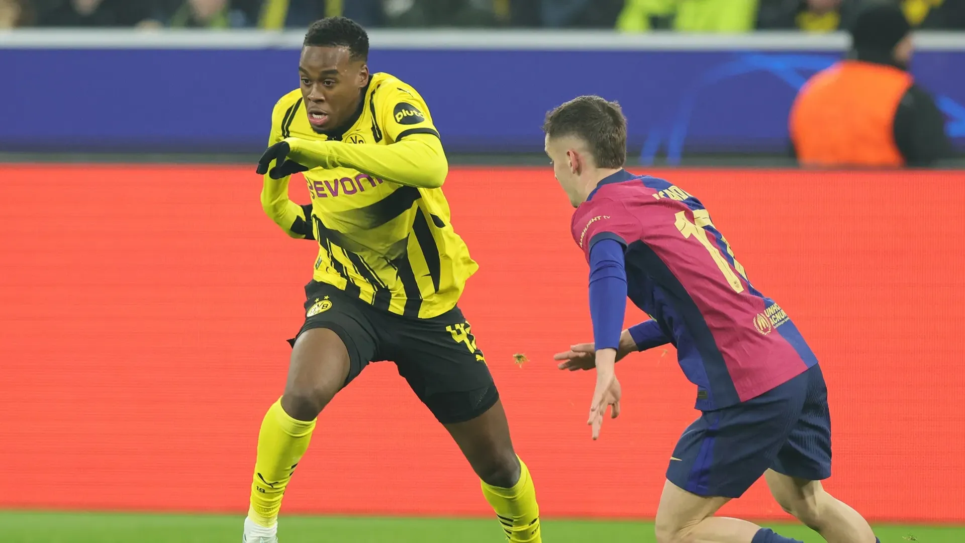 Secondo Sky, tra i nomi in cima alla lista ci sarebbe quello di Jamie Gittens, stella ventenne del Borussia Dortmund