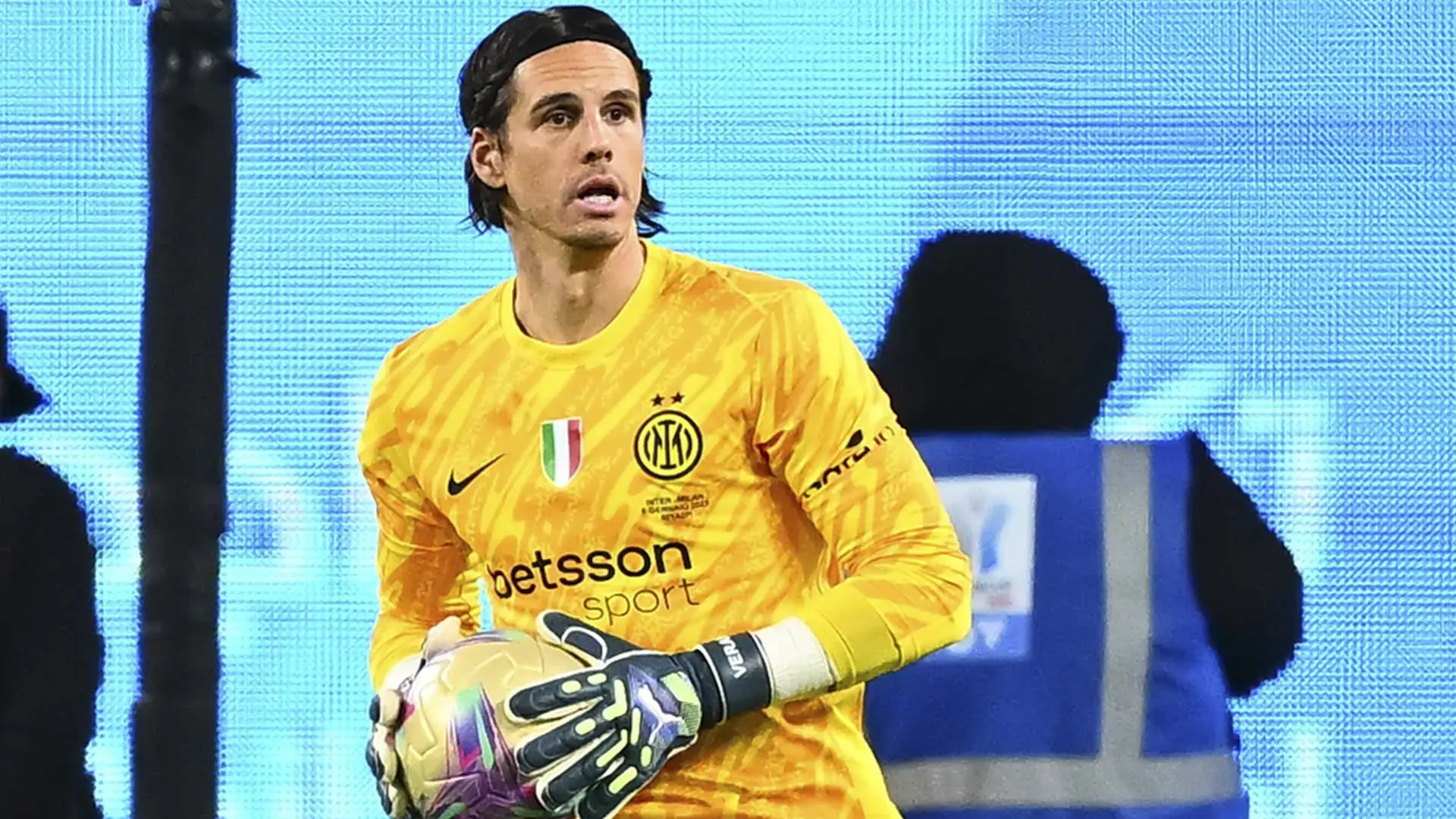 Yann Sommer 5. Non esente da colpe, soprattutto sul primo gol che dà inizio alla rimonta rossonera.