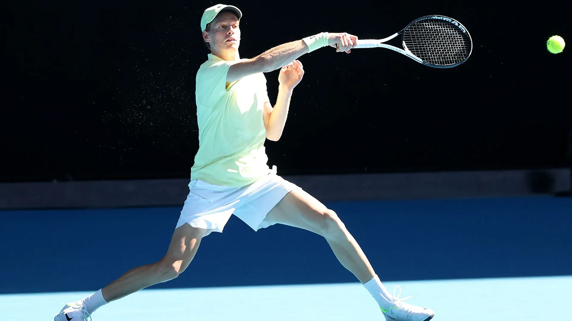 Il tennista azzurro ha vinto il match d'esibizione contro Alexei Popyrin alla Rod Laver Arena