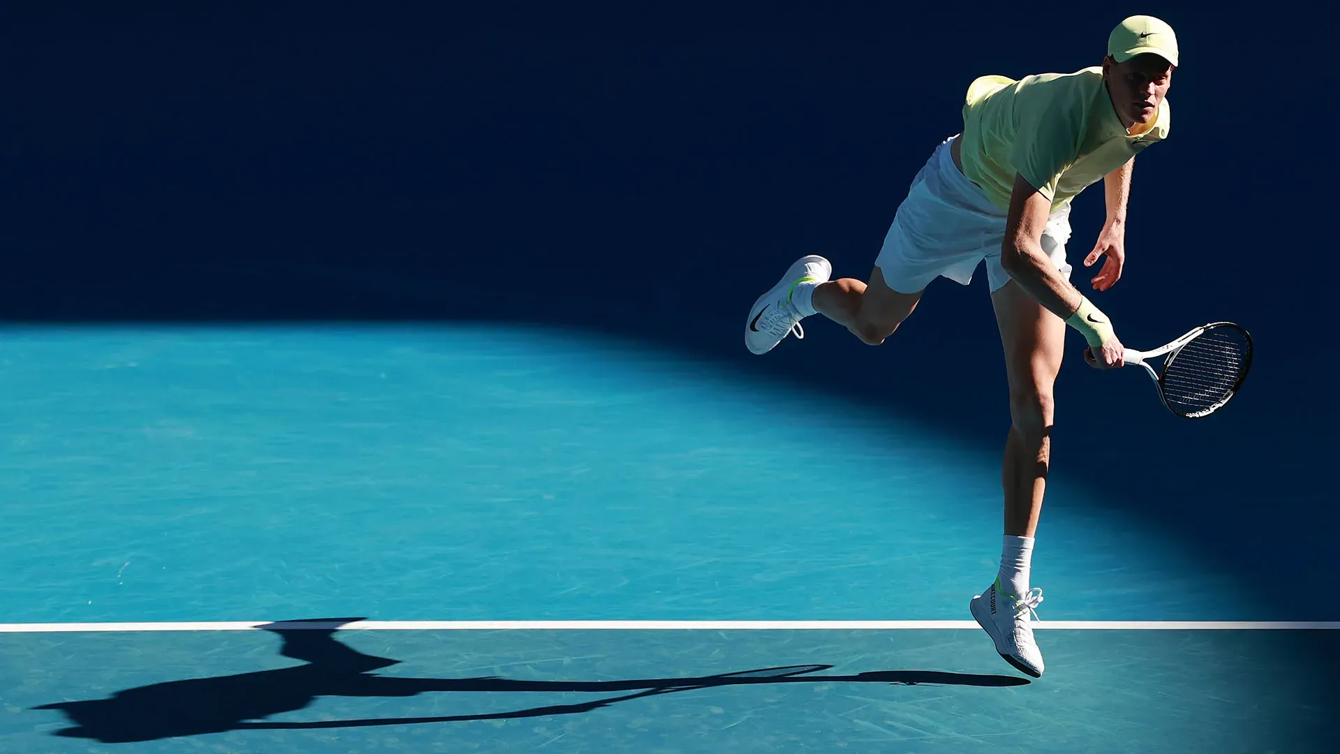 Sinner tornerà in campo venerdì contro Stefanos Tsitsipas