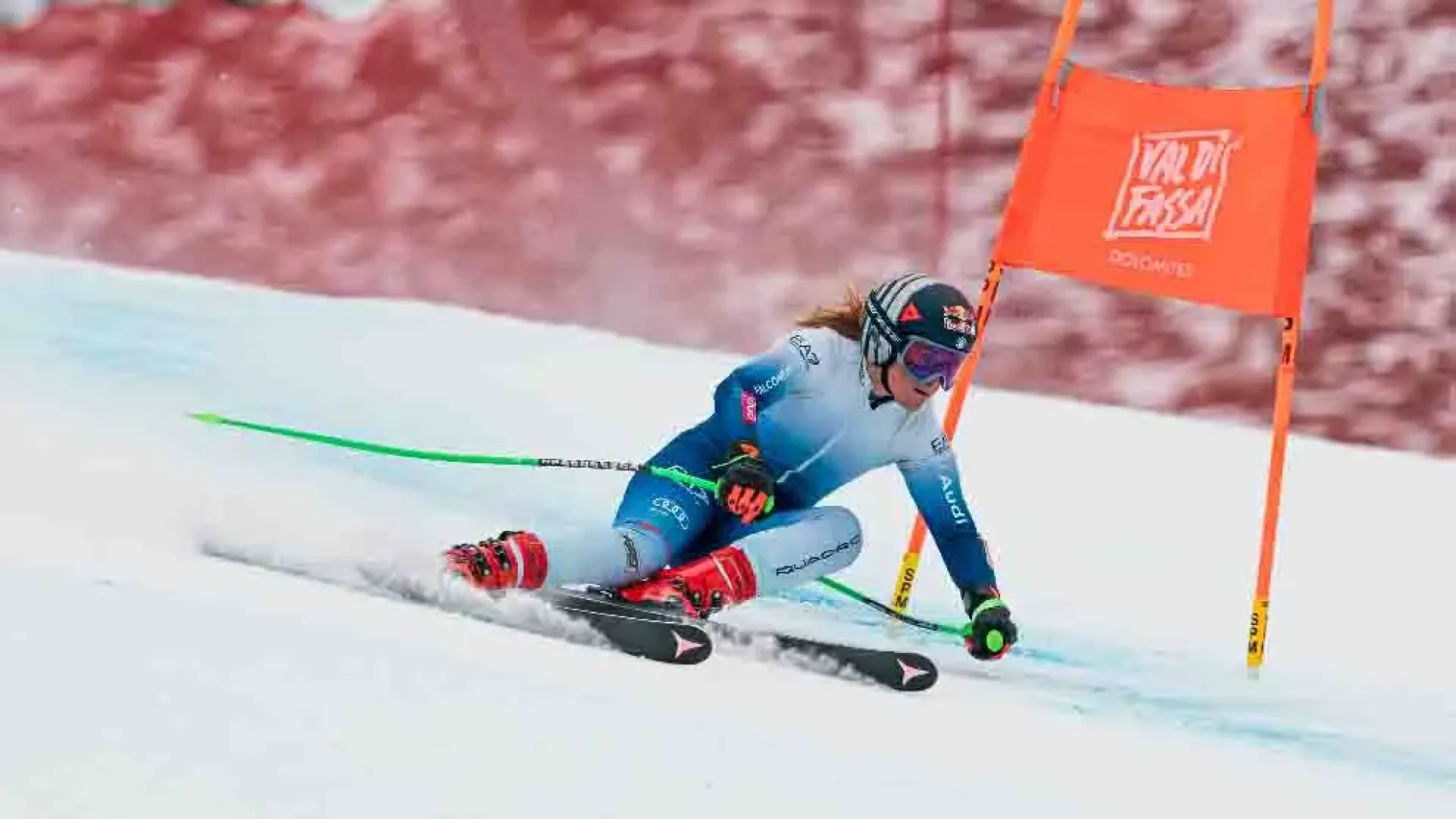 La Val di Fassa, dopo aver ospitato lo scorso 15 dicembre la 22ª edizione della Coppa Europa di slalom speciale sulla pista Aloch di San Giovanni di Fassa, è ora pronta per un’altra sfida in un’altra disciplina: lo skicross.