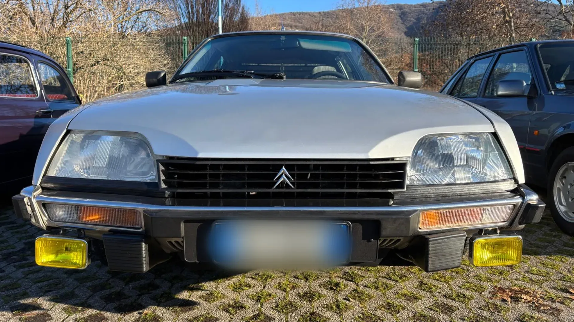 La CX è stata progettata per sostituire la storica Citroën DS