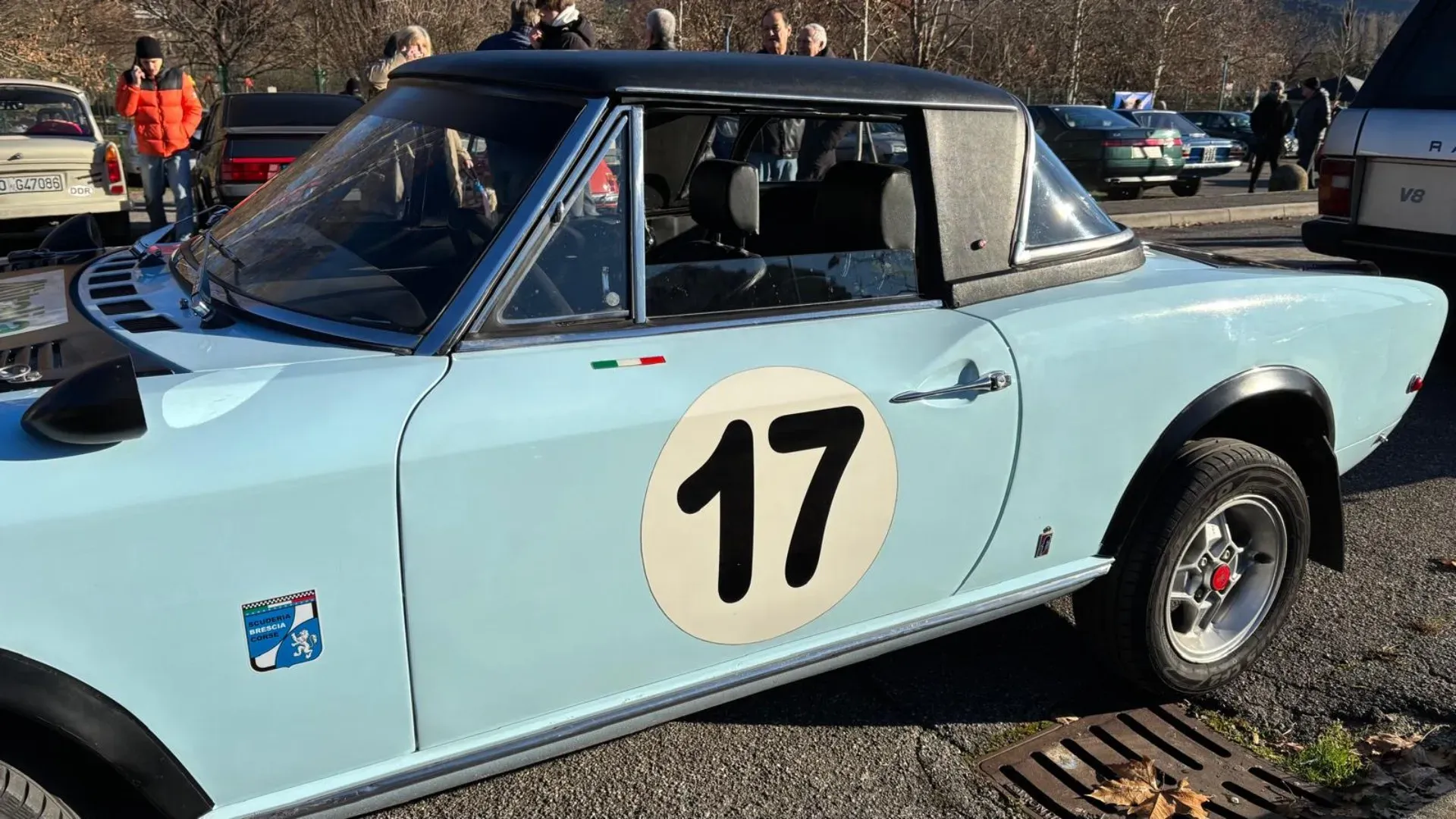 Il designer olandese-americano Tom Tjaarda riduce il pianale della 124 berlina e coupé