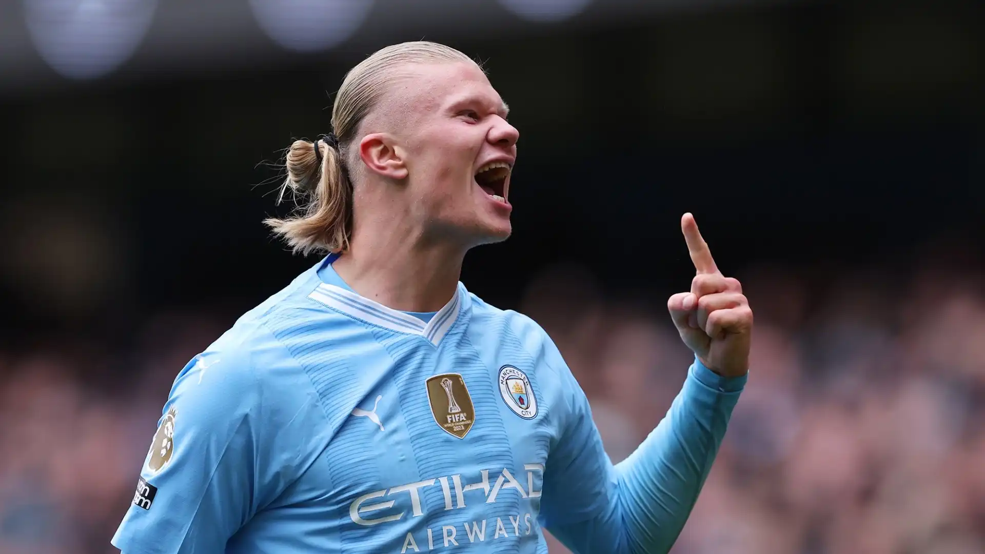 Erling Haaland firma un incredibile contratto da 240 milioni con il Manchester City