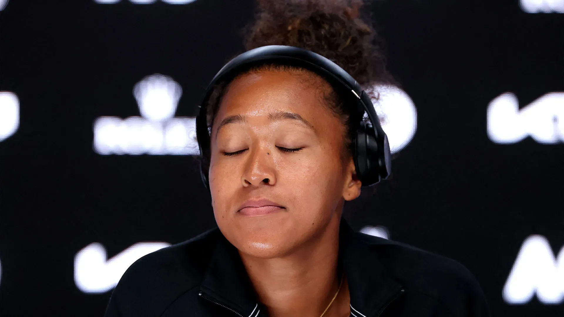 Naomi Osaka preoccupata dopo il nuovo frustrante ritiro