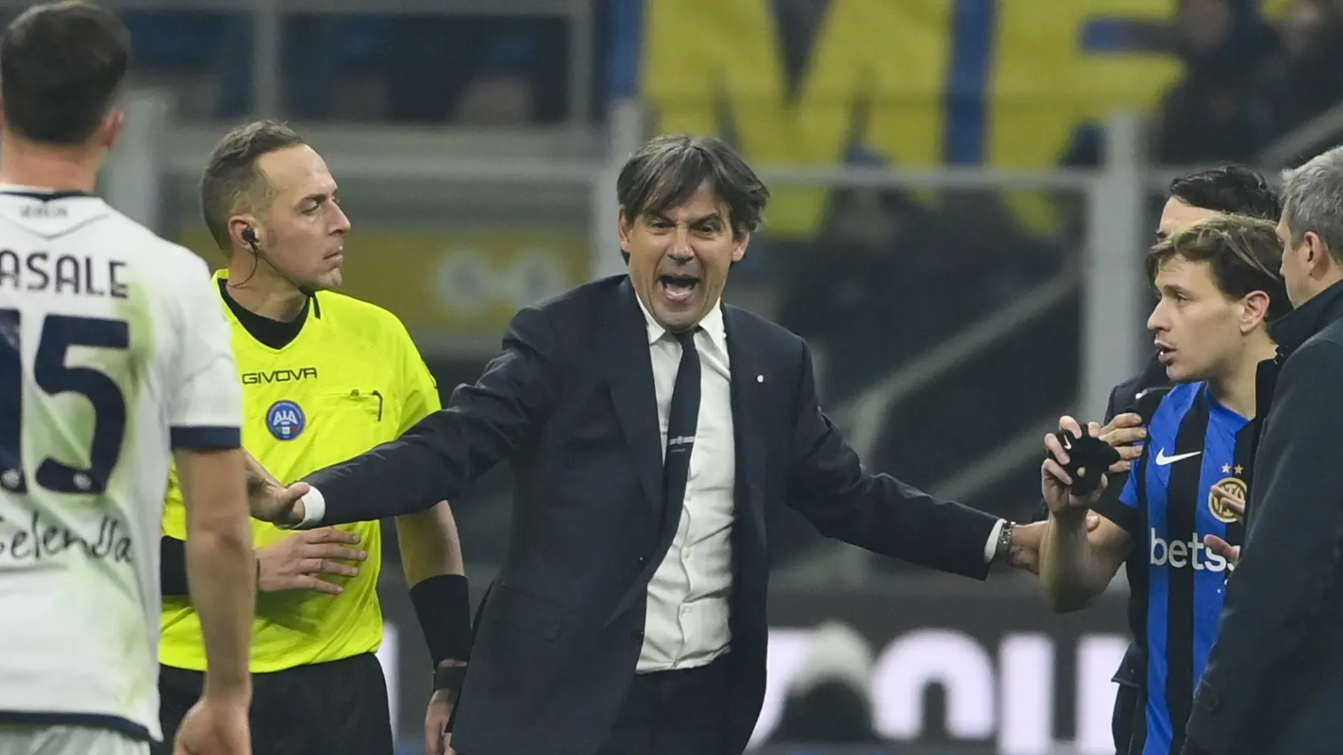 Simone Inzaghi furioso in campo, arbitro nel mirino