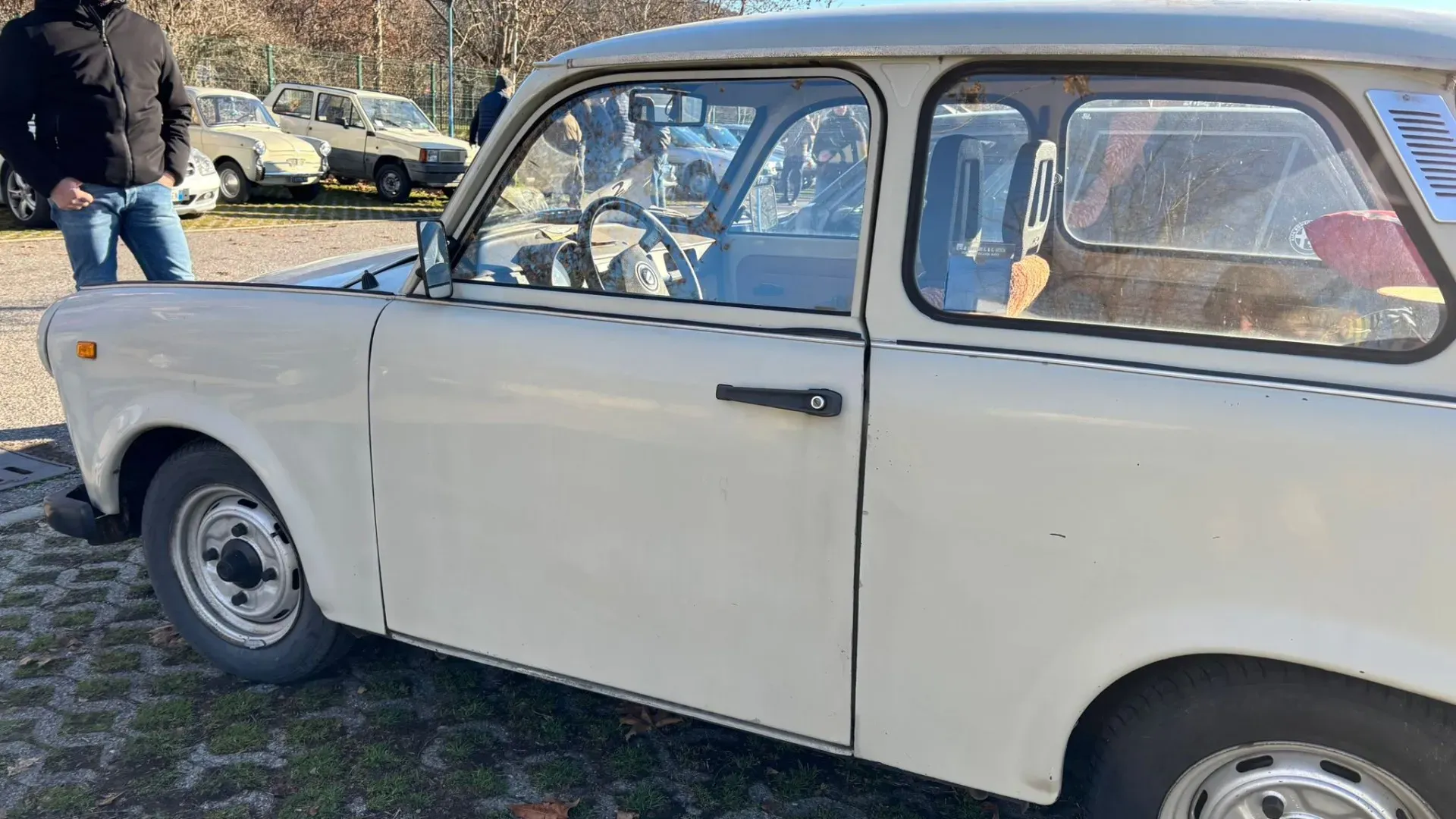 I tempi d'attesa per ottenere una Trabant potevano arrivare fino a 10-15 anni