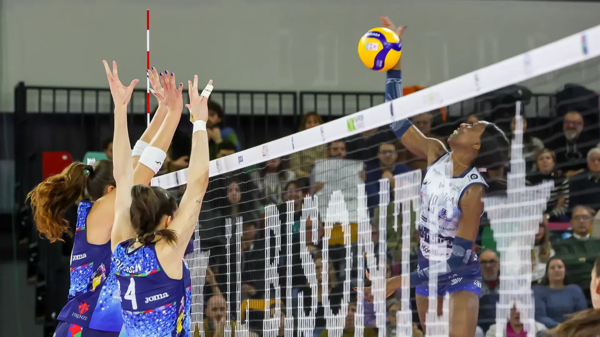 Non si ferma mai la Numia Vero Volley Milano, che dopo essersi aggiudicata la vittoria nel turno infrasettimanale contro Firenze per 3-1, è subito attesa da un nuovo confronto.